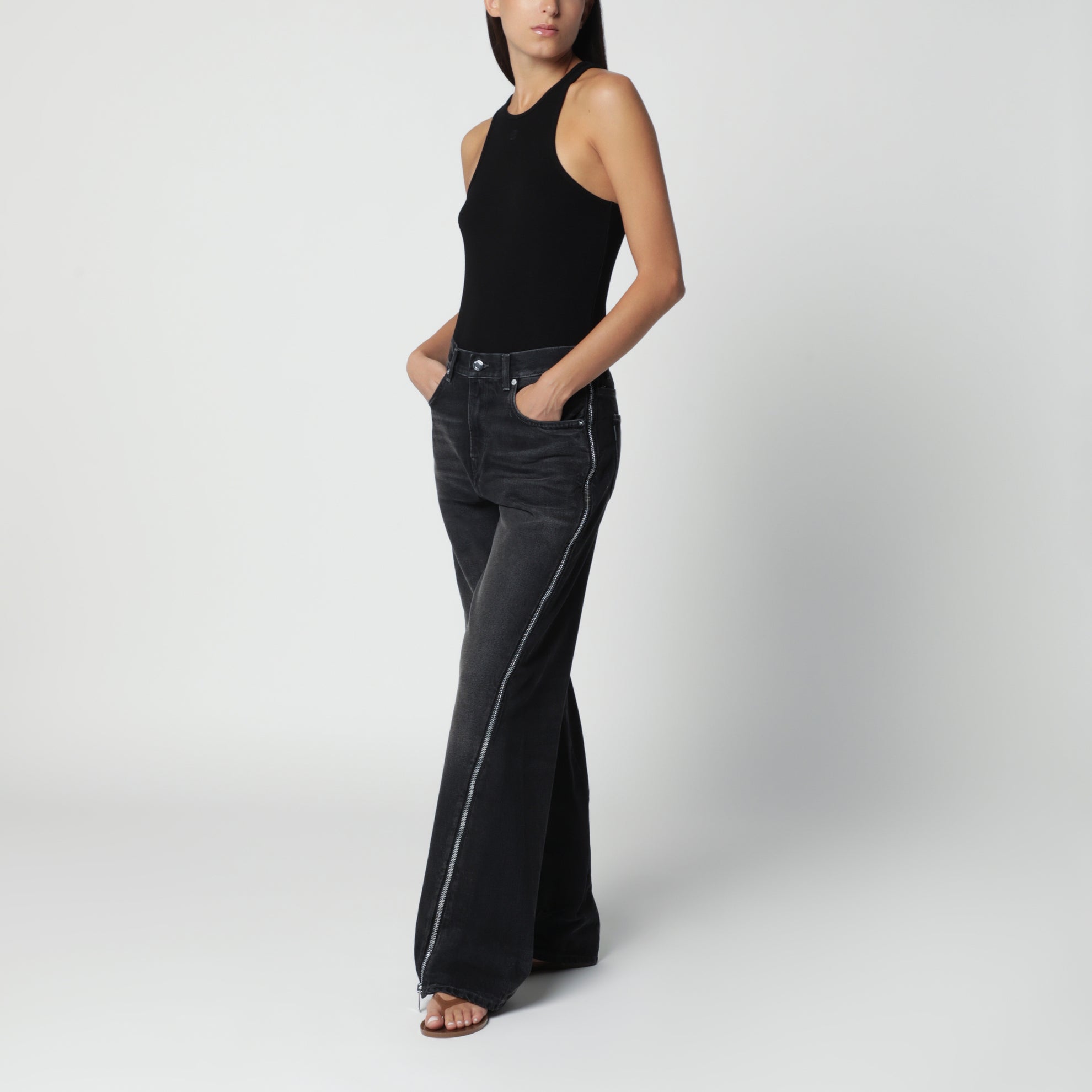 Jeans nero slavato con dettaglio zip
