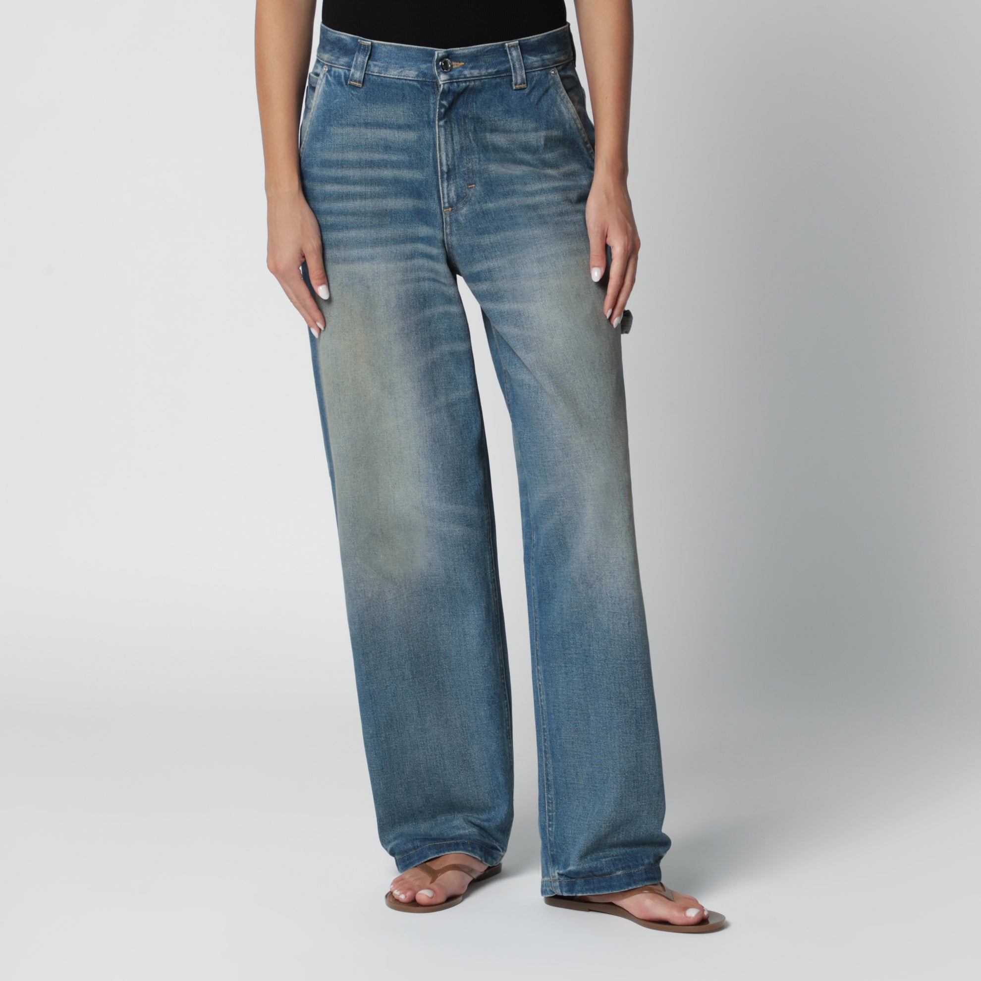Weit geschnittene blaue Jeans mit Washed-Effekt