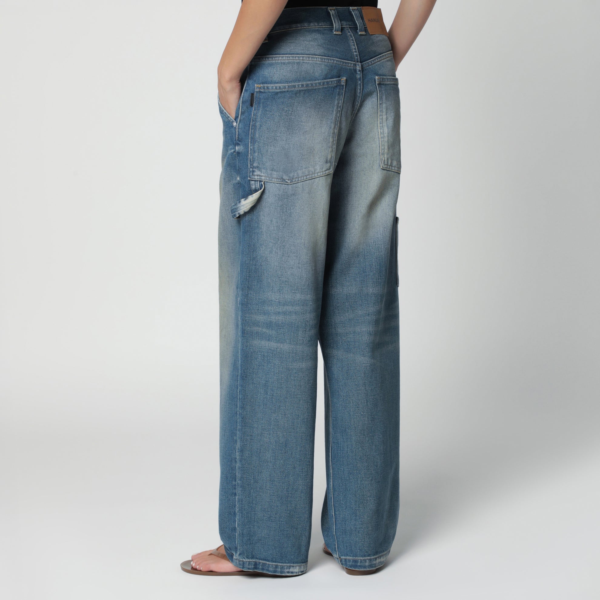Weit geschnittene blaue Jeans mit Washed-Effekt