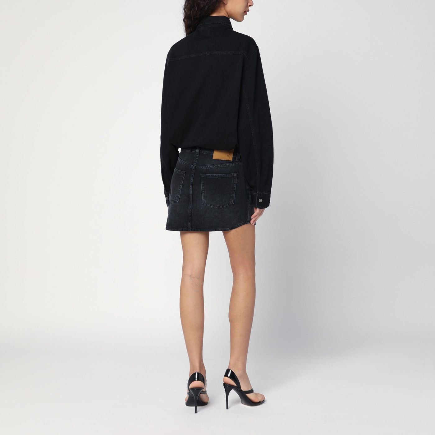Mini robe Tamou noire délavée en denim