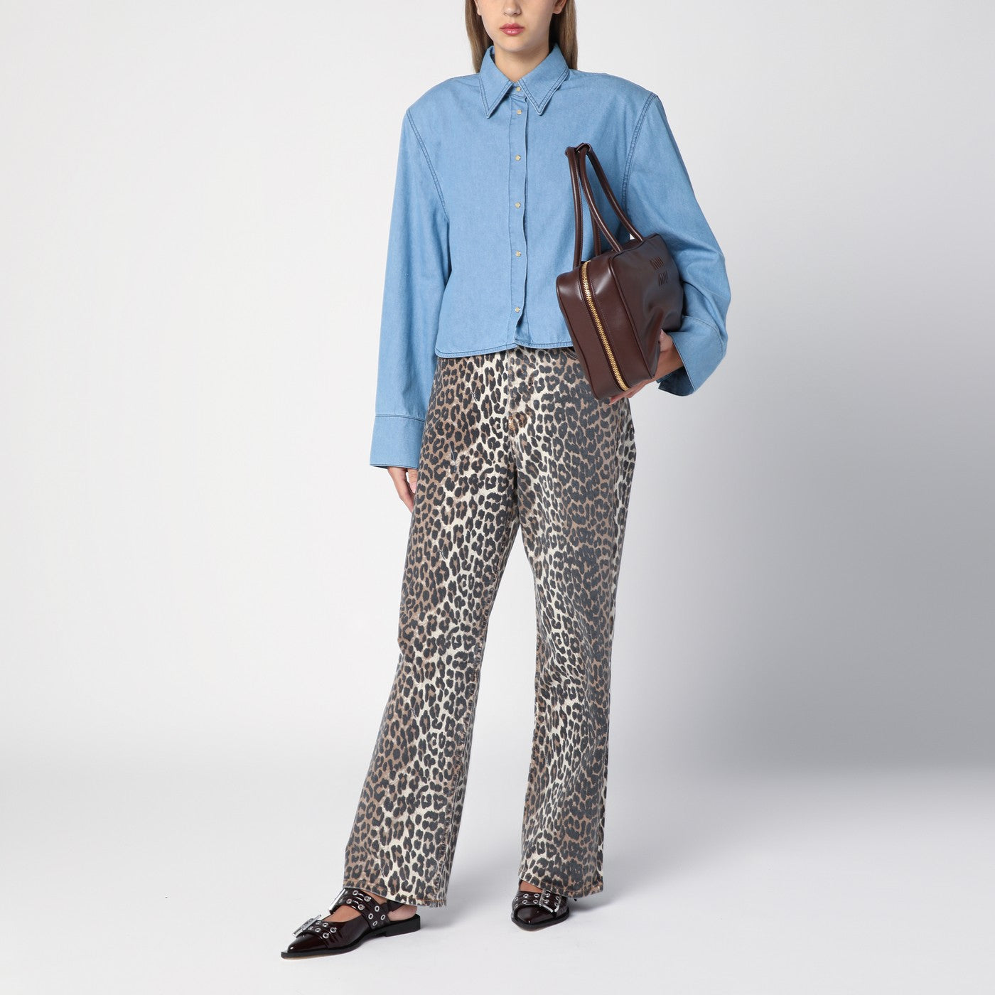 Chemise bleu clair en denim