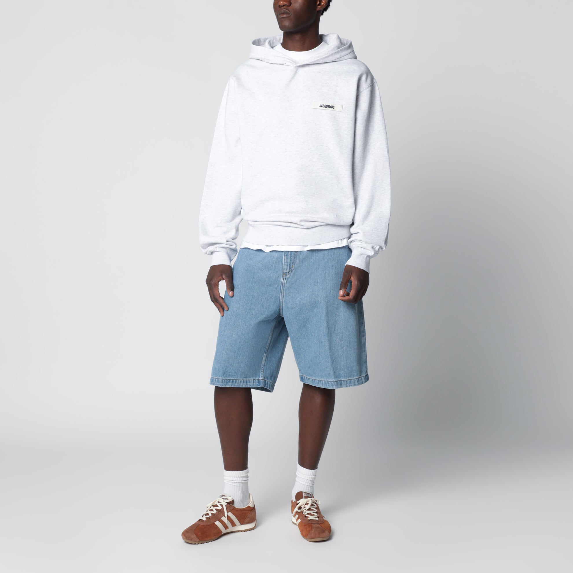 Sweat à capuche gris avec logo en gros-grain