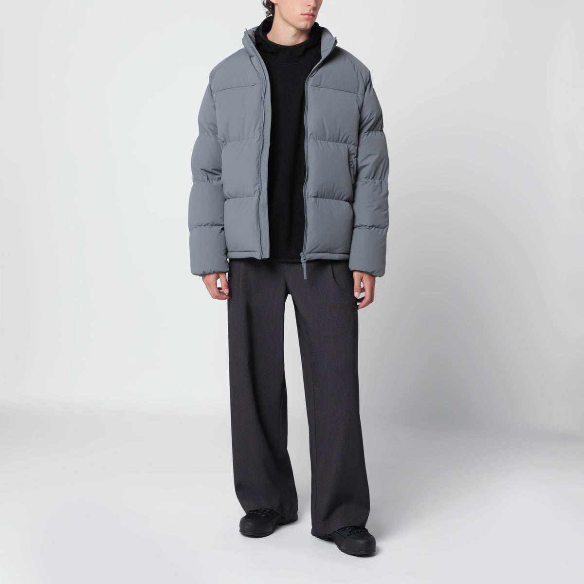 Grey down jacket in nylon blend