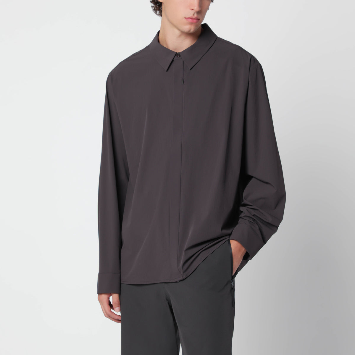 Camicia nera carbone in misto nylon