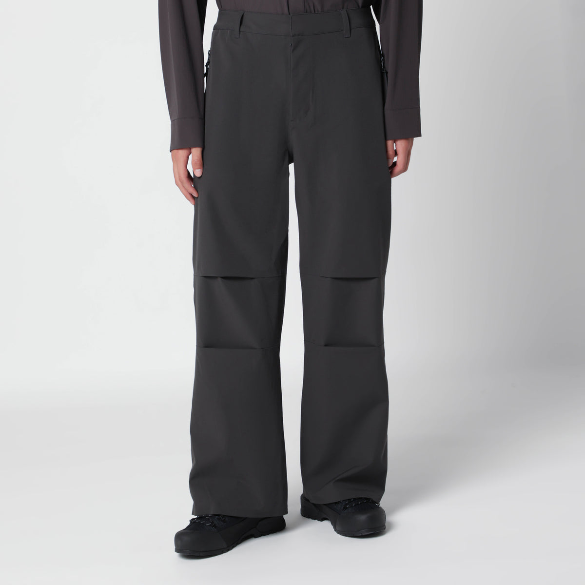 Pantaloni neri carbone in misto nylon