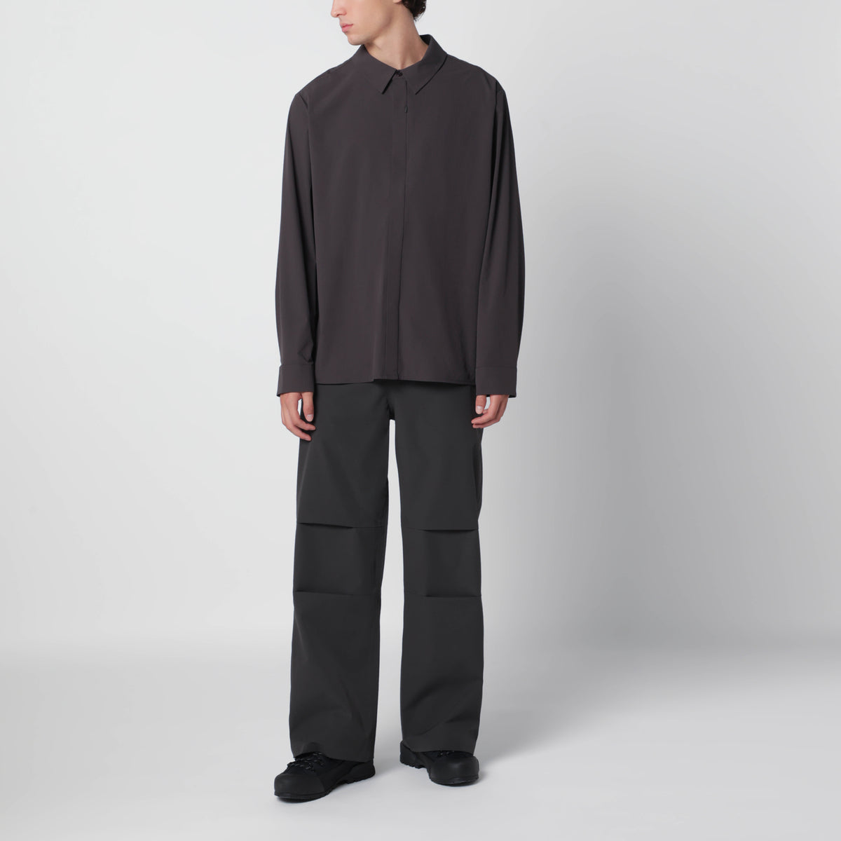 Pantaloni neri carbone in misto nylon