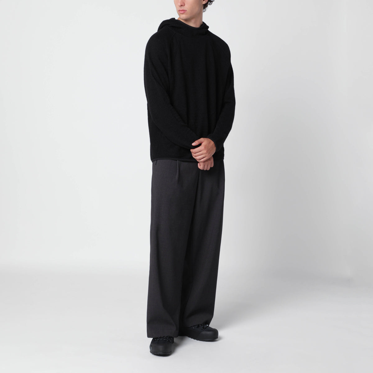 Dunkelgraue Bundfaltenhose aus Viskosemischung