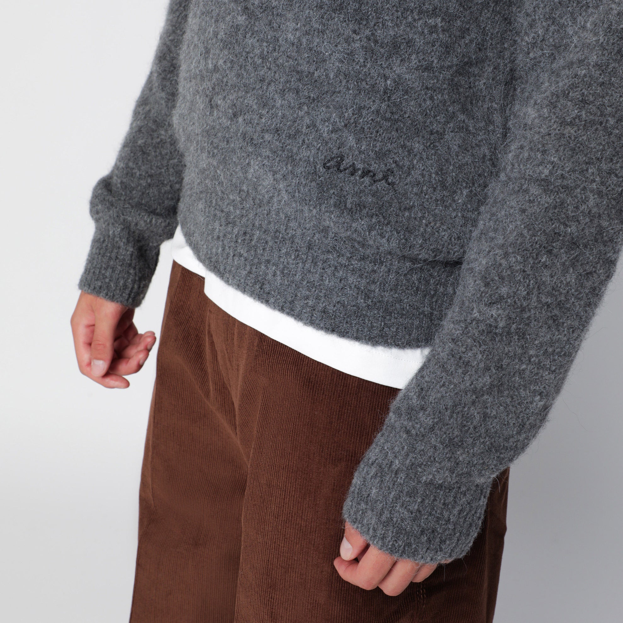 Polo en laine et alpaga gris anthracite