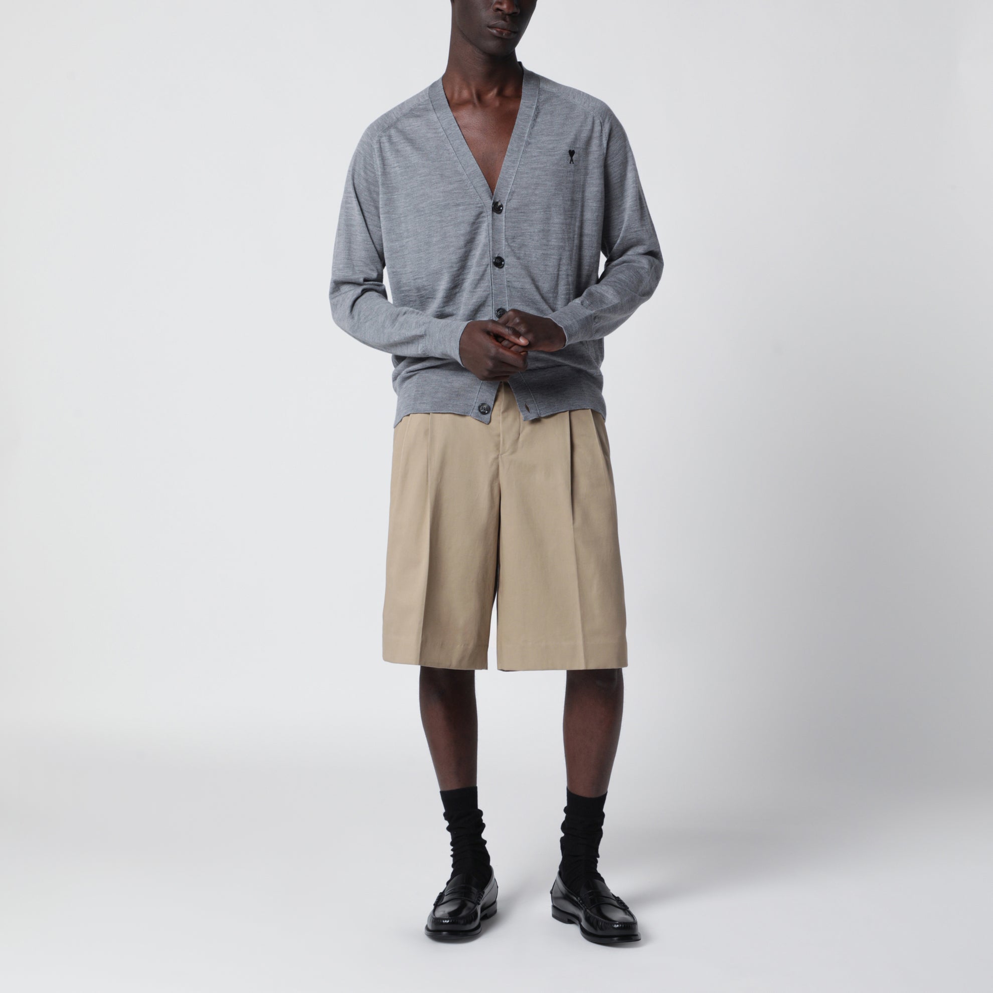 Beige pleated bermuda shorts in cotton