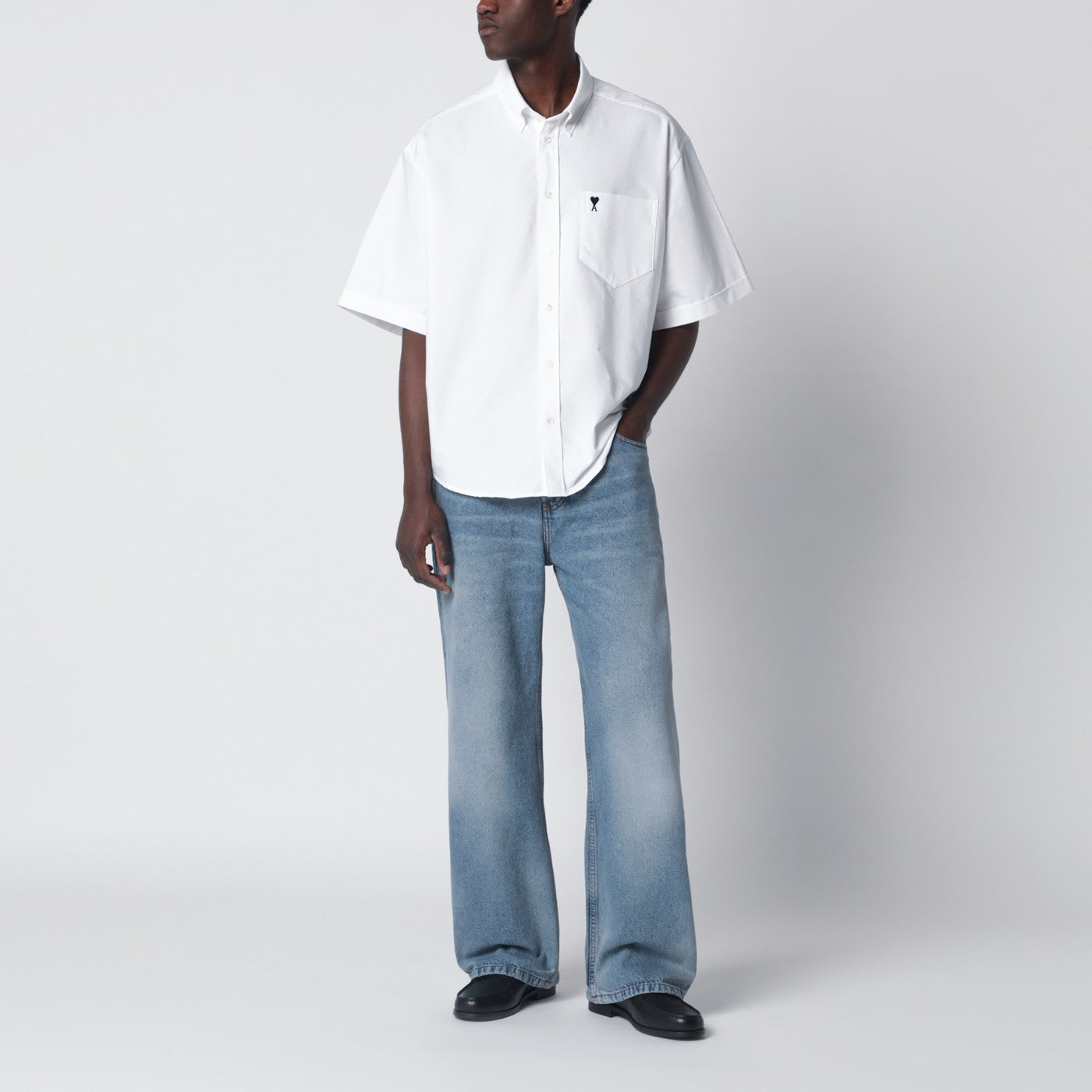 Blue washed-effect jeans