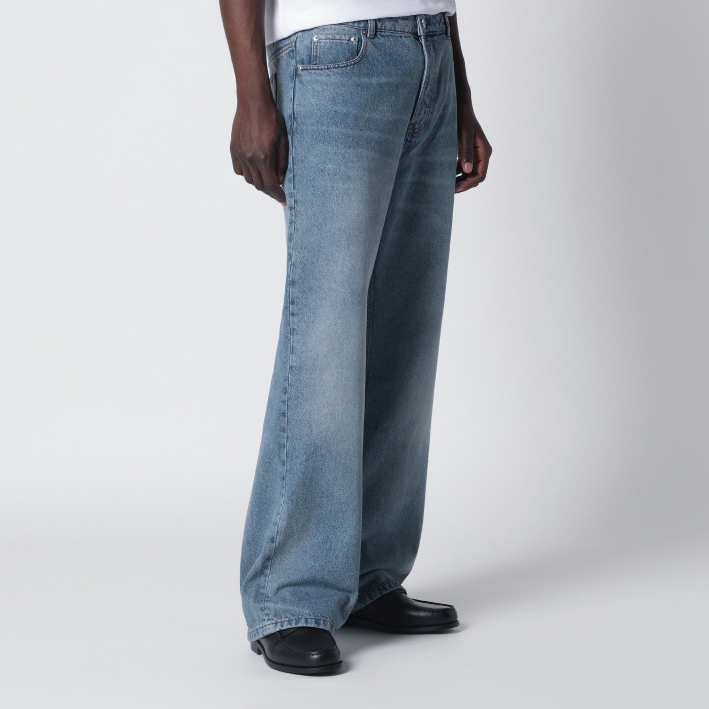 Blue washed-effect jeans