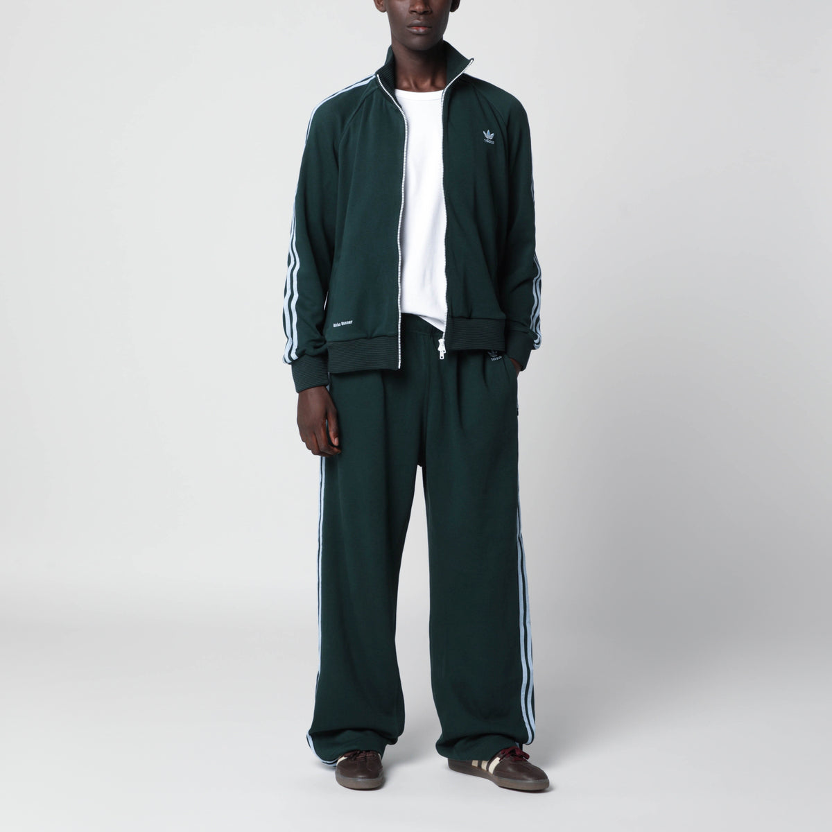 Dark green jogging trousers