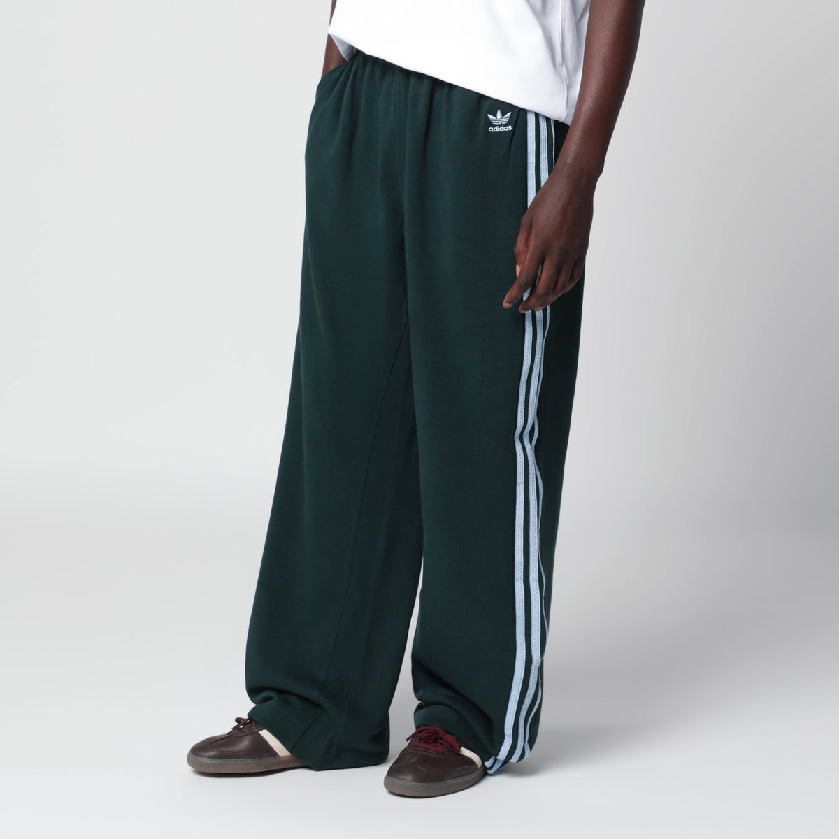Dark green jogging trousers