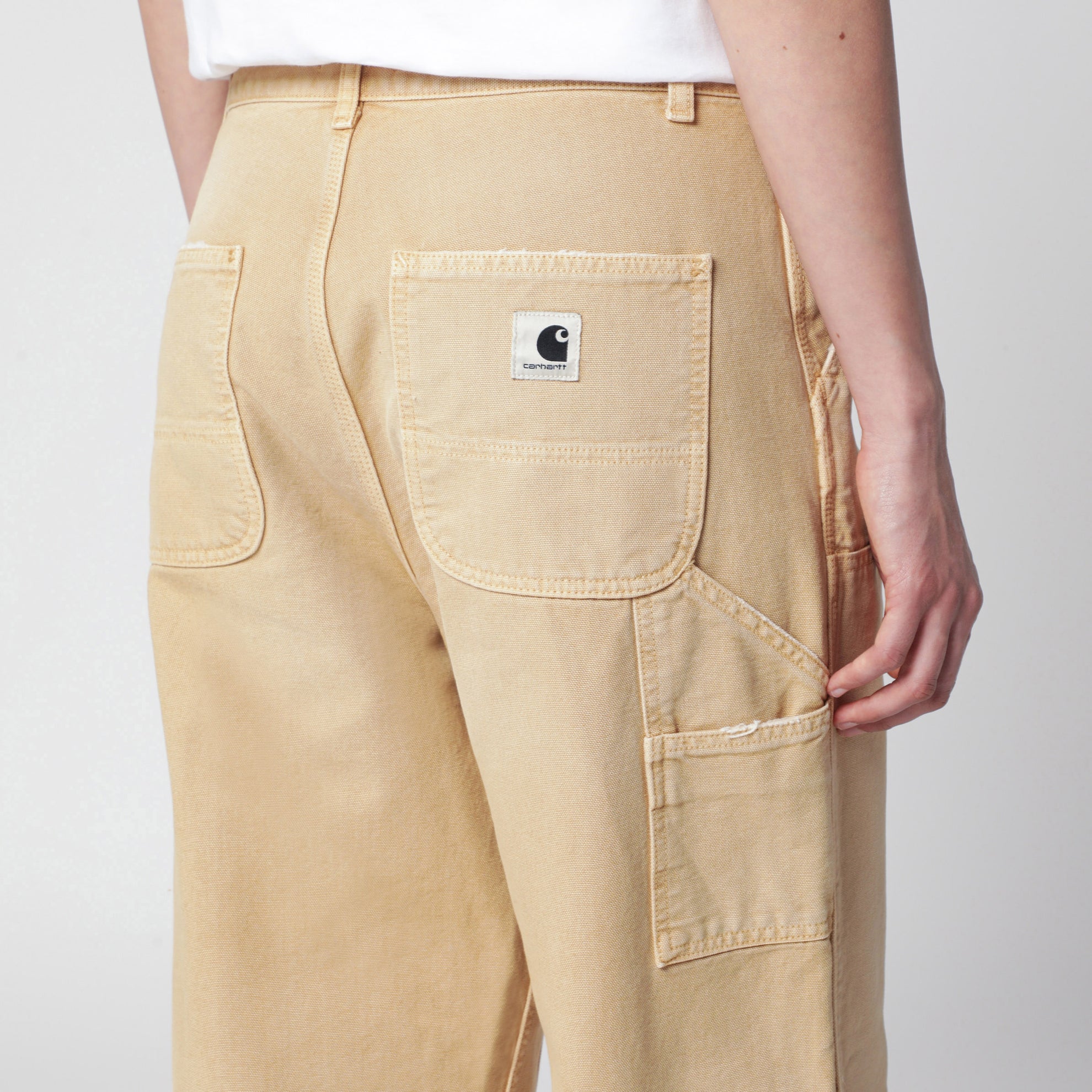 Brandon Double Knee Hose mit Destroy-Effekt in Dusty Brown