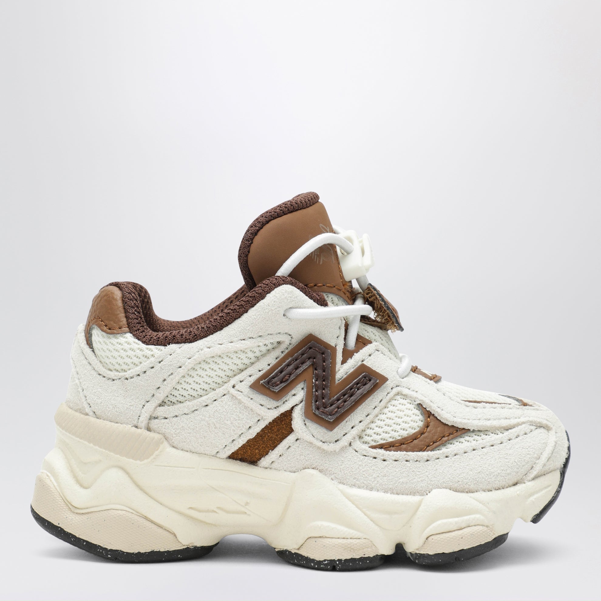 Sneakers 9060 Bungee Breakfast Tea/Angora