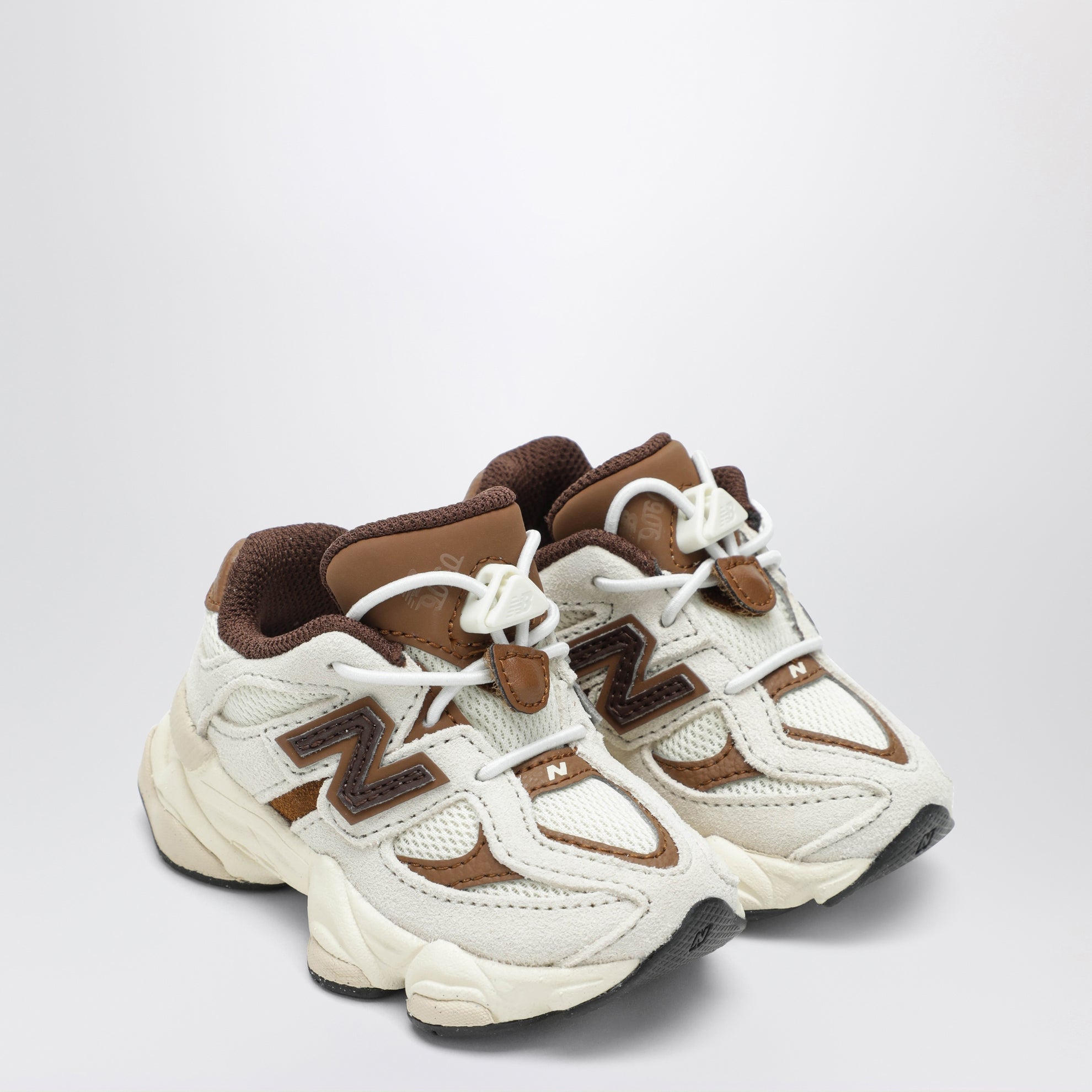 Sneakers 9060 Bungee Breakfast Tea/Angora