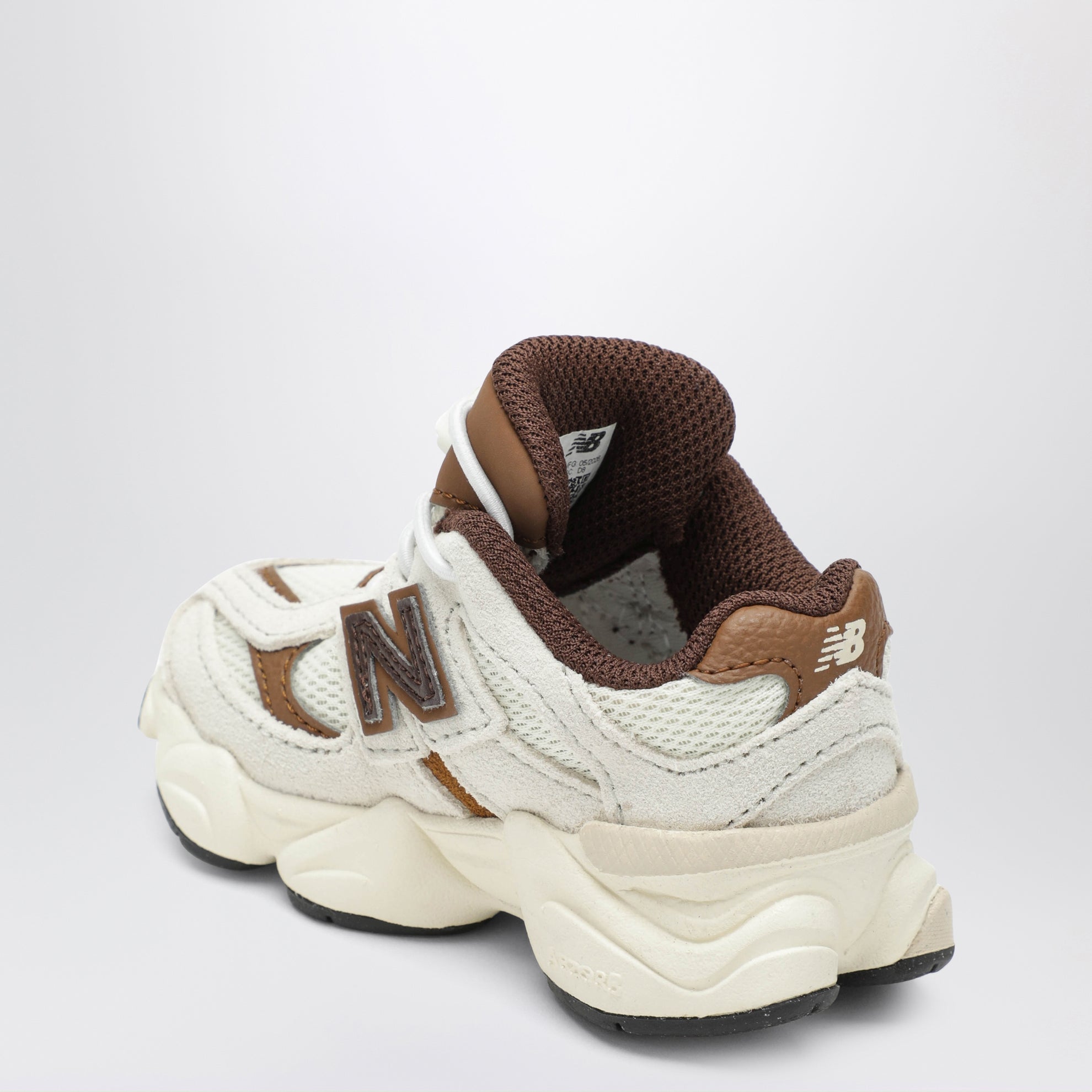 Sneakers 9060 Bungee Breakfast Tea/Angora