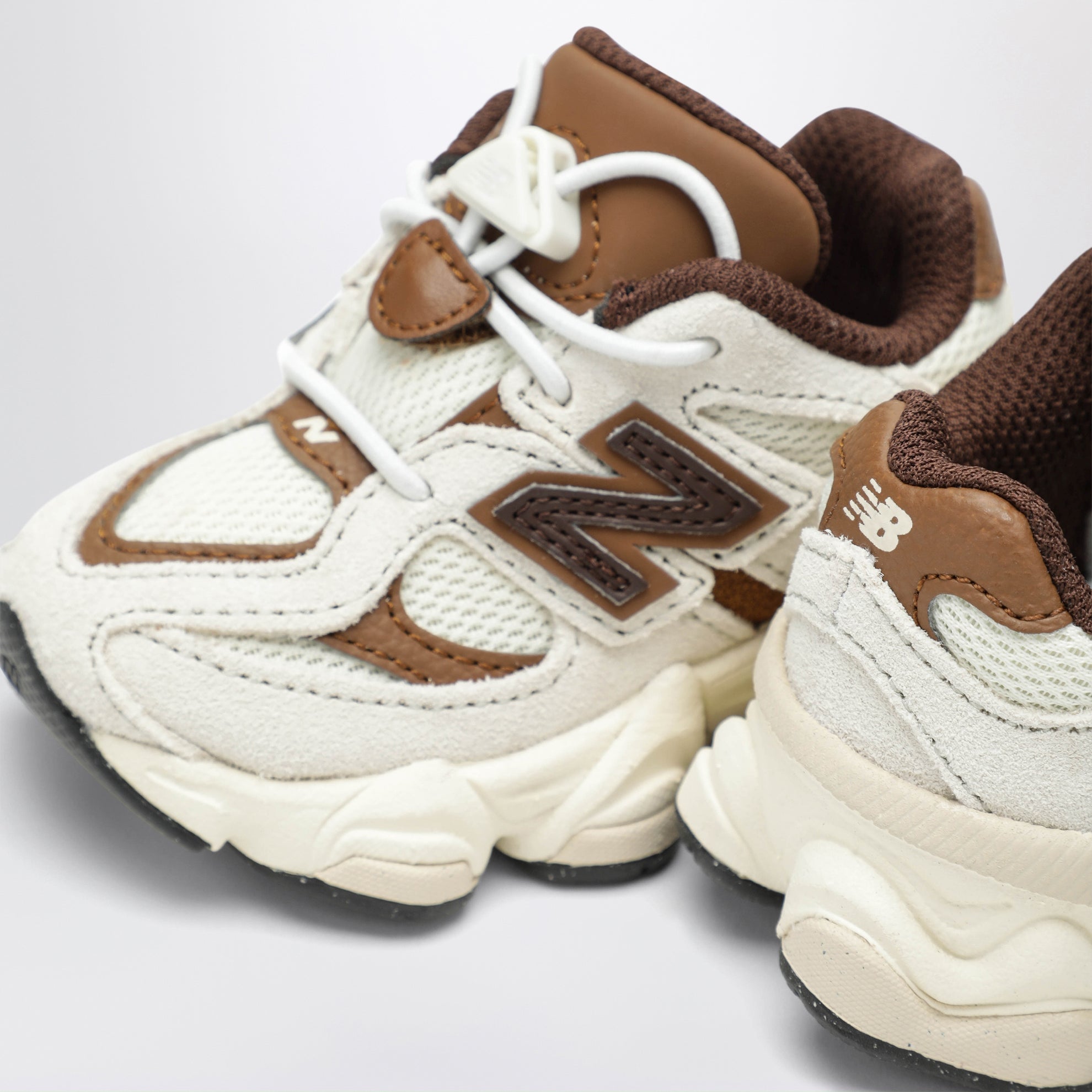 Sneakers 9060 Bungee Breakfast Tea/Angora