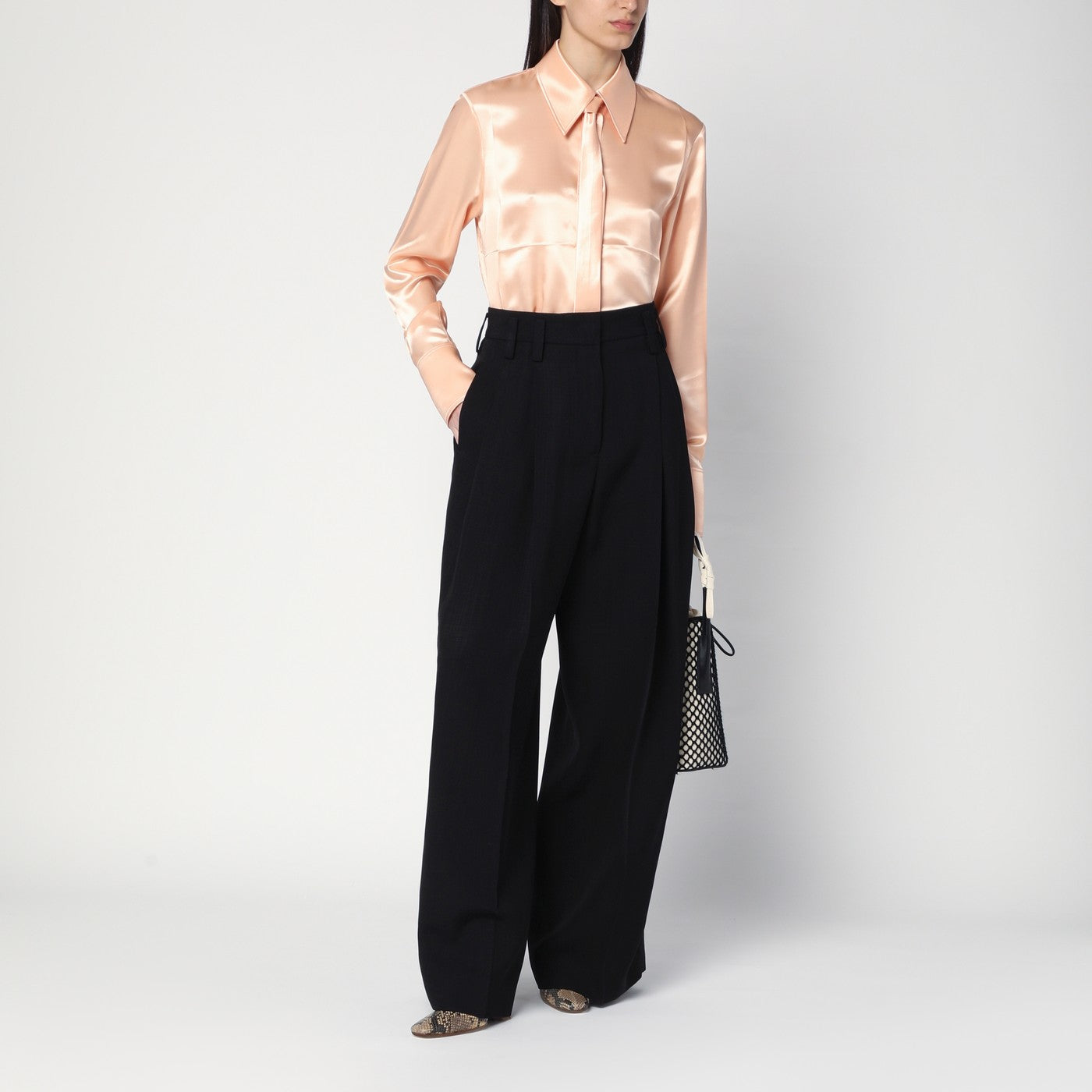 Camicia con cravatta rosa in misto viscosa lucida