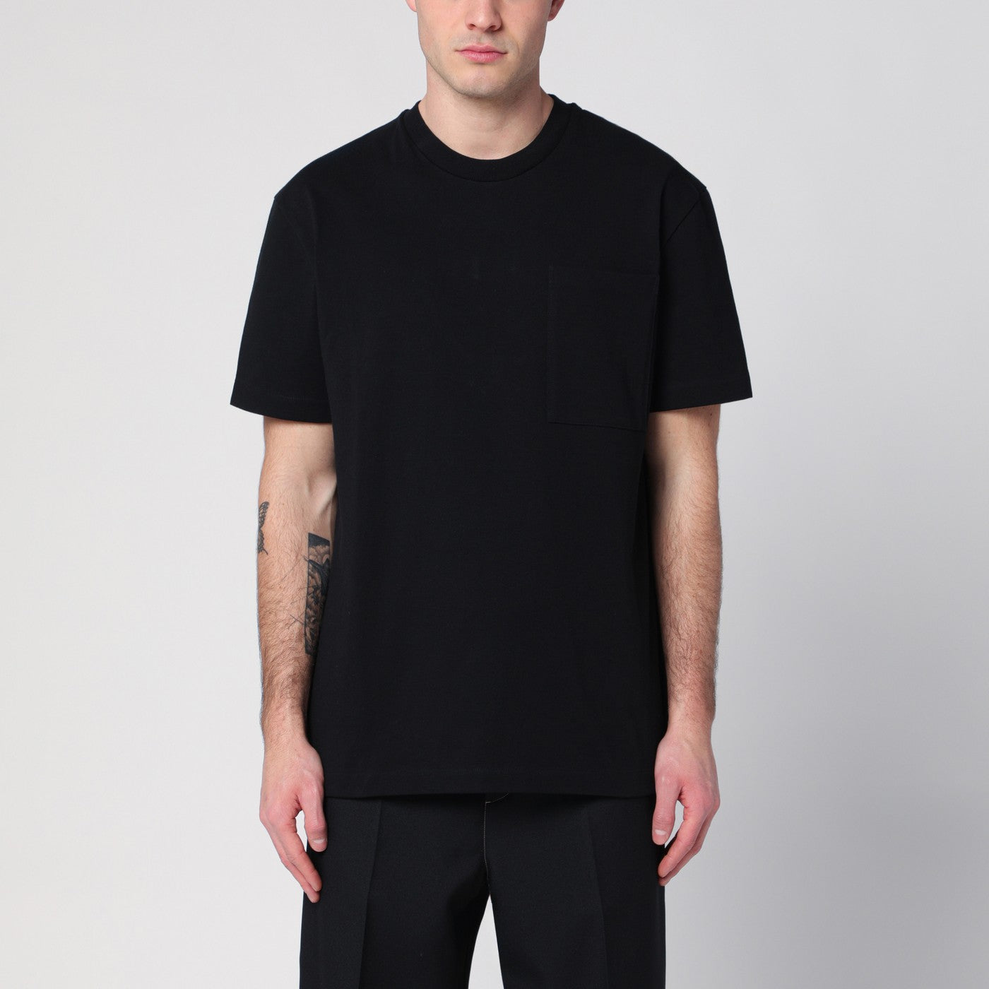 Schwarzes Baumwoll-T-Shirt