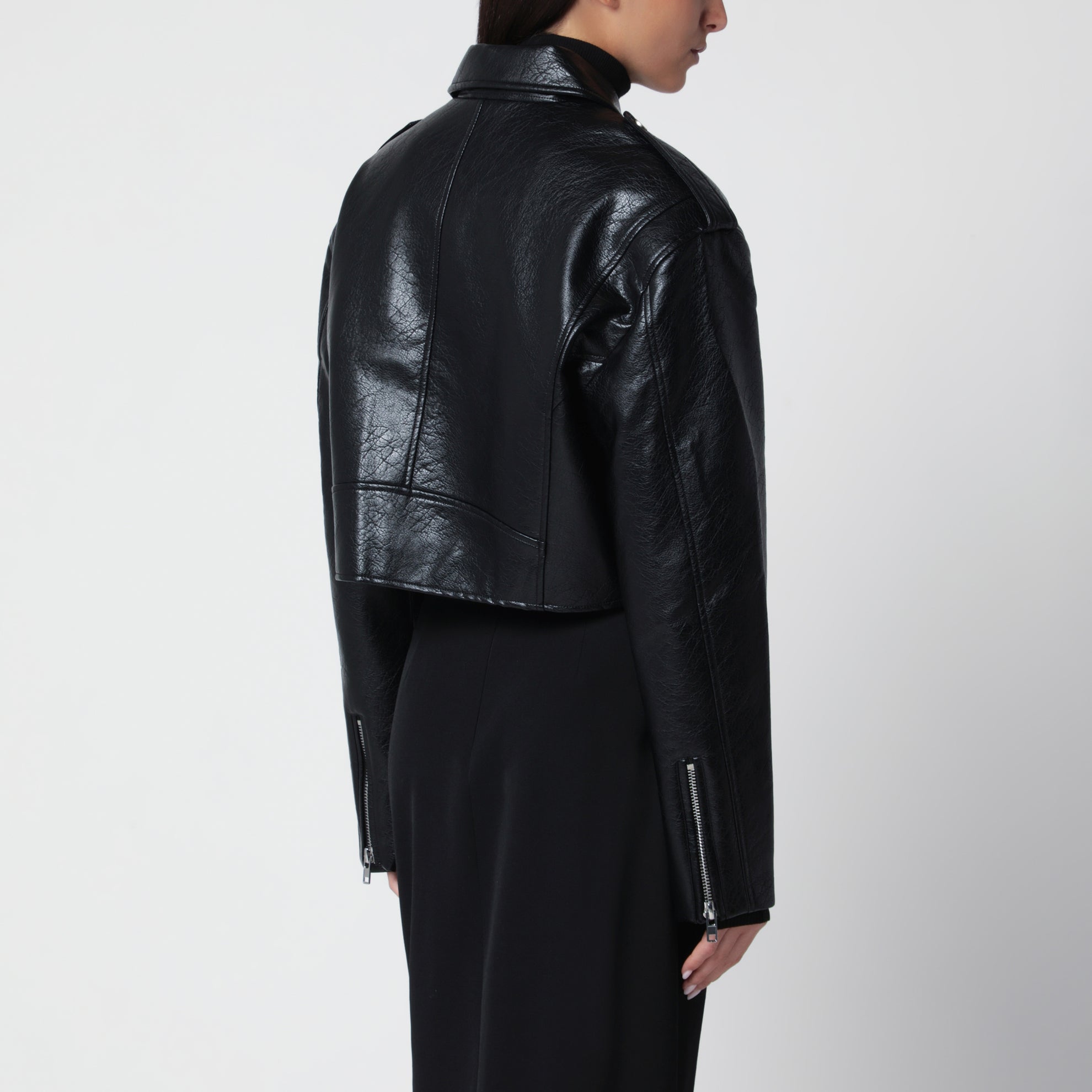Veste courte noire en simili-cuir