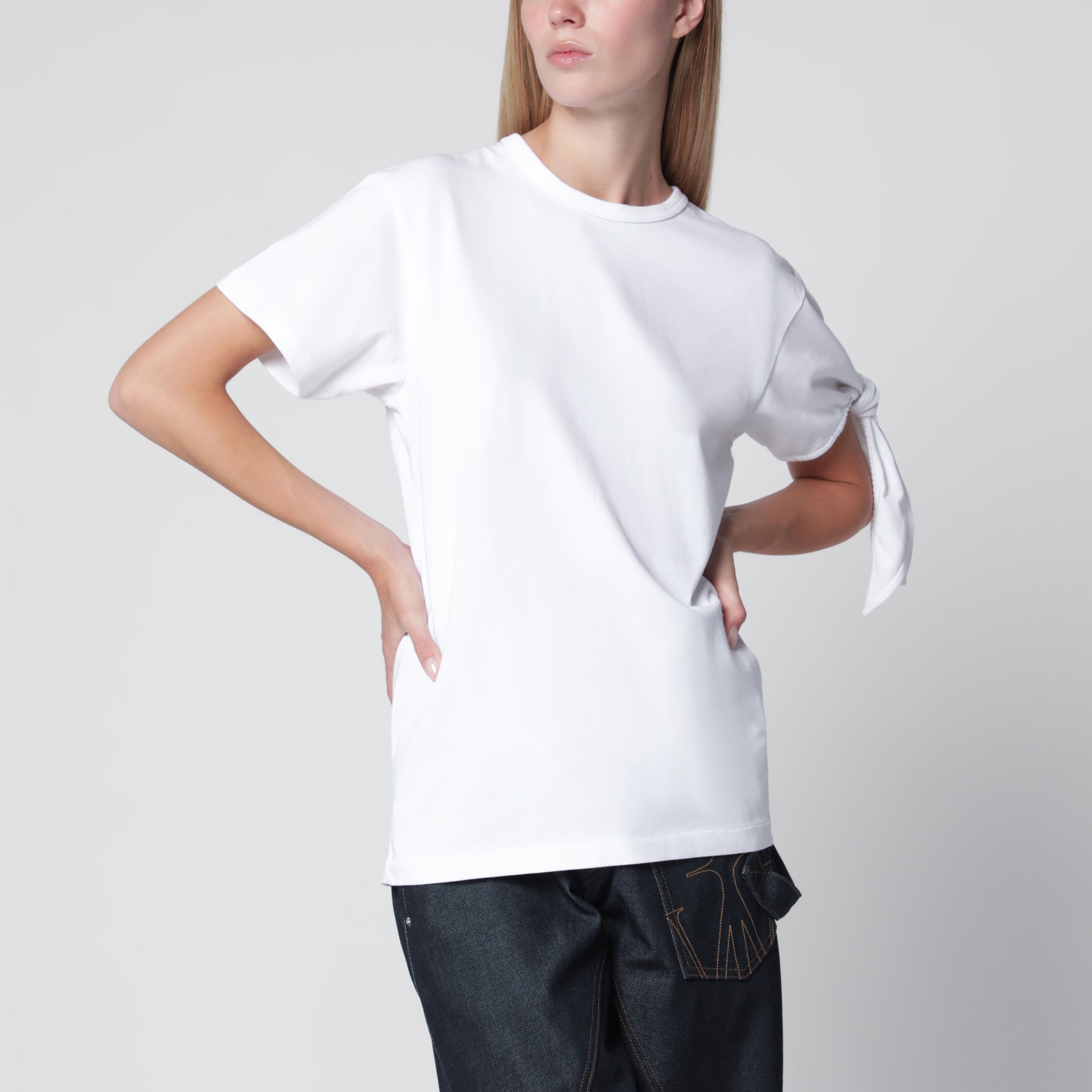 T-shirt con maniche annodate in cotone bianca