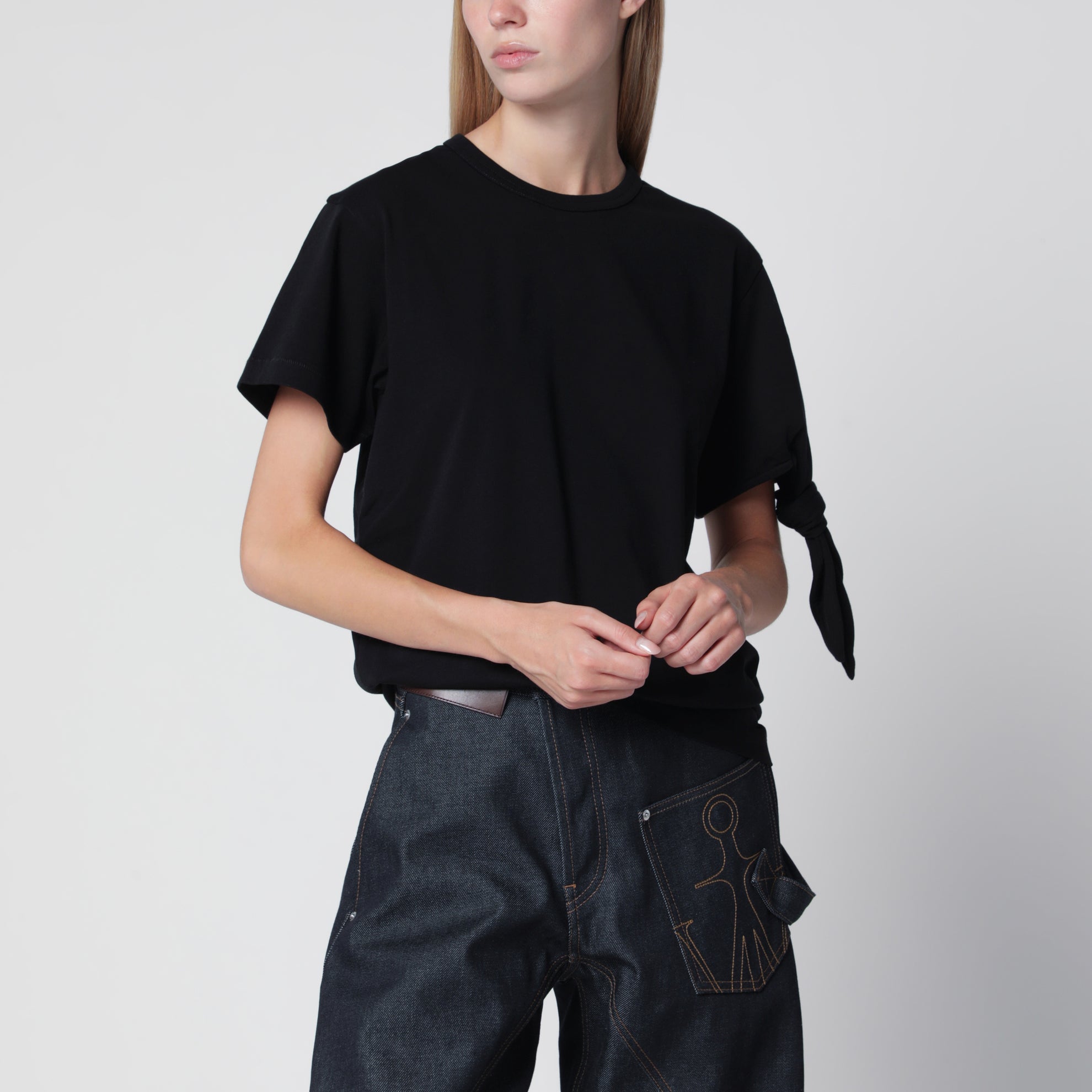 T-shirt con maniche annodate in cotone nera