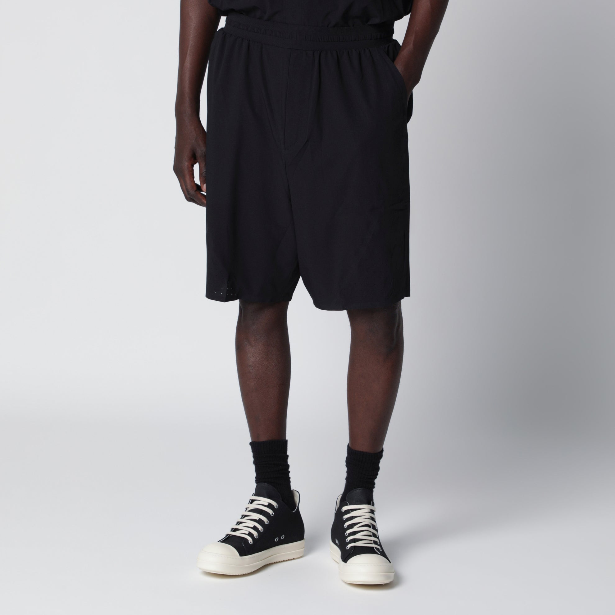 Ultralight stretch recycled-polyester Shorts in black