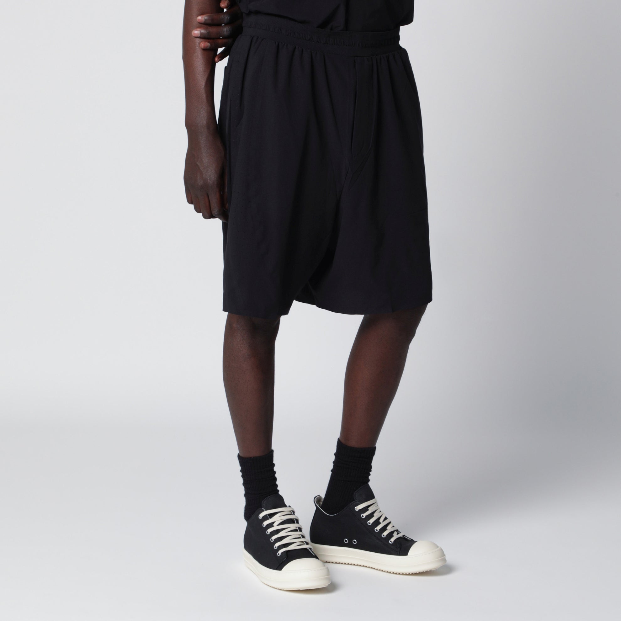 Ultralight stretch recycled-polyester Shorts in black