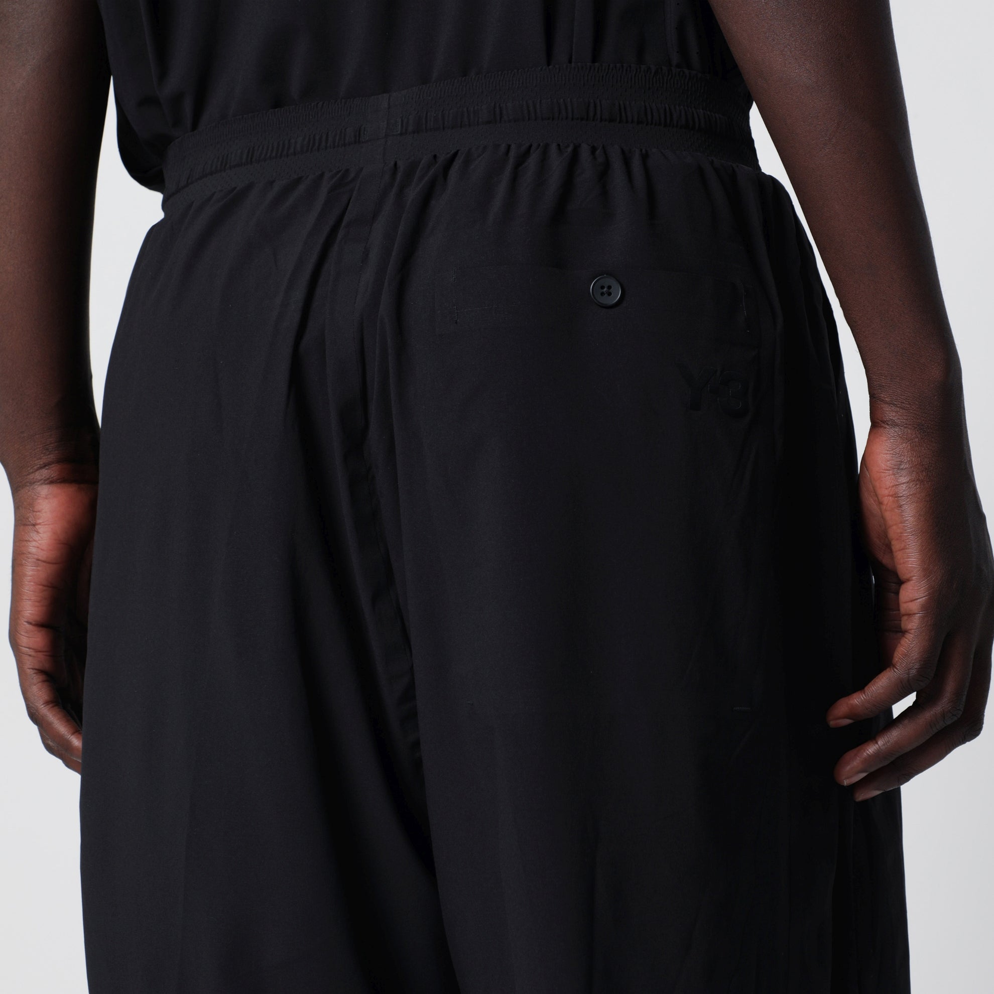 Ultralight stretch recycled-polyester Shorts in black