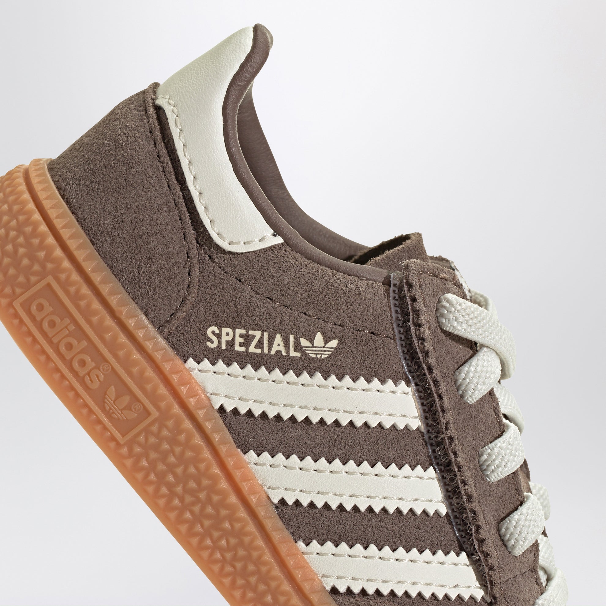 Handball Spezial Sneaker mit elastischen Schnürsenkeln Earth Strata / Off White