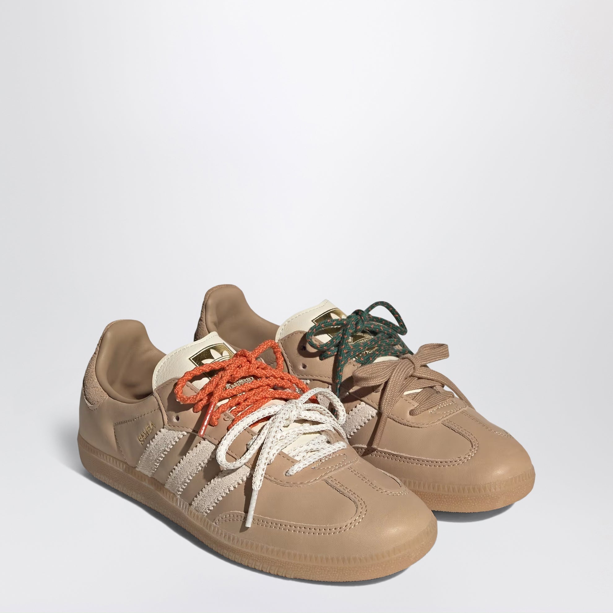 Samba OG shoes in Magic Beige / Cream White / Cardboard