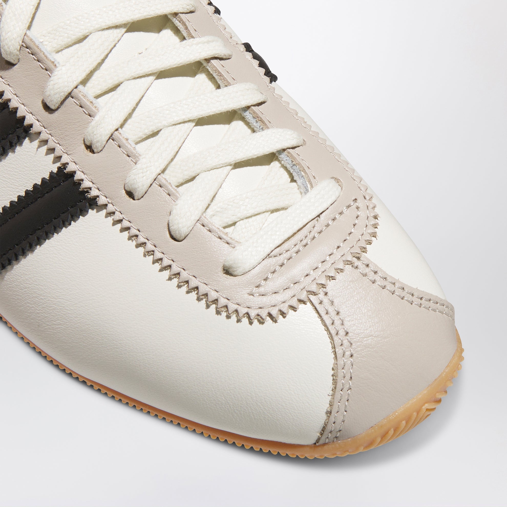 Sneaker Japan Off White / Core Black / Wonder Beige