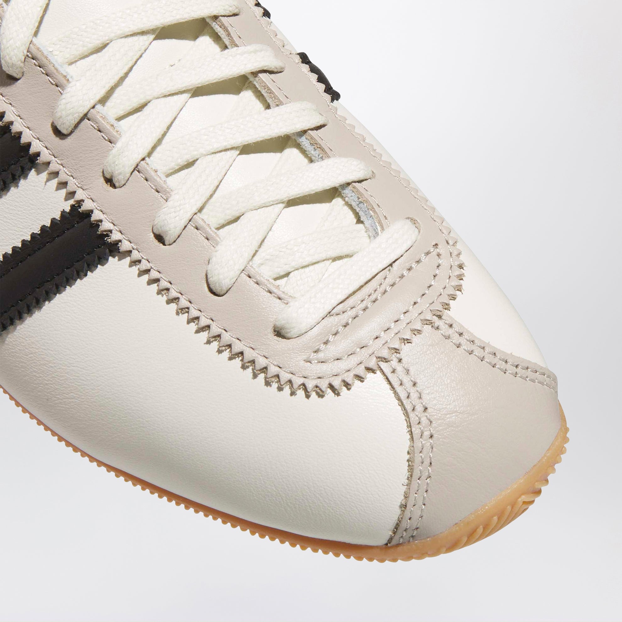 Sneaker Japan Off White/Core Black/Wonder Beige