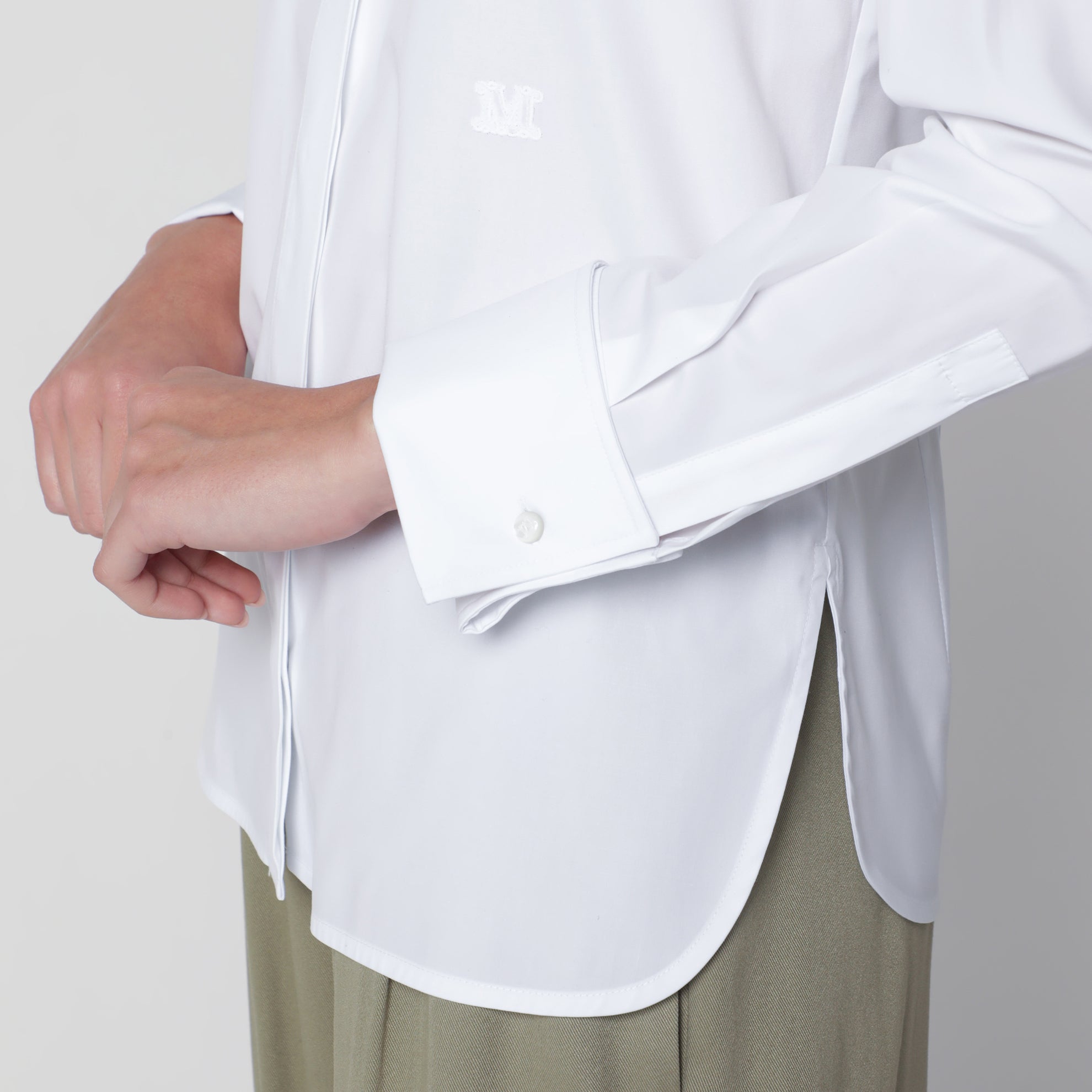 Weißes Baumwollhemd mit Logo
