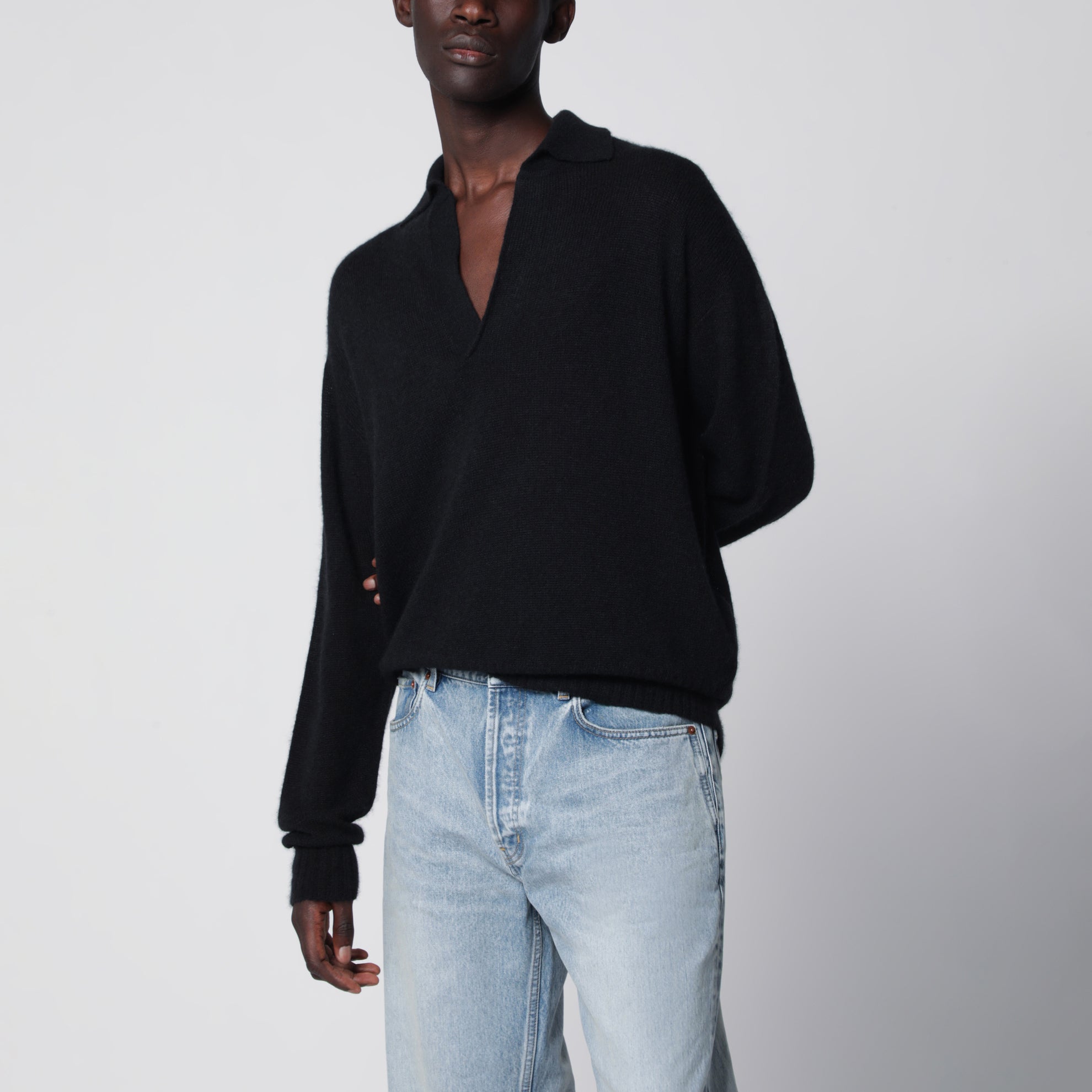 Long-sleeve V-neck cashmere and silk polo in black