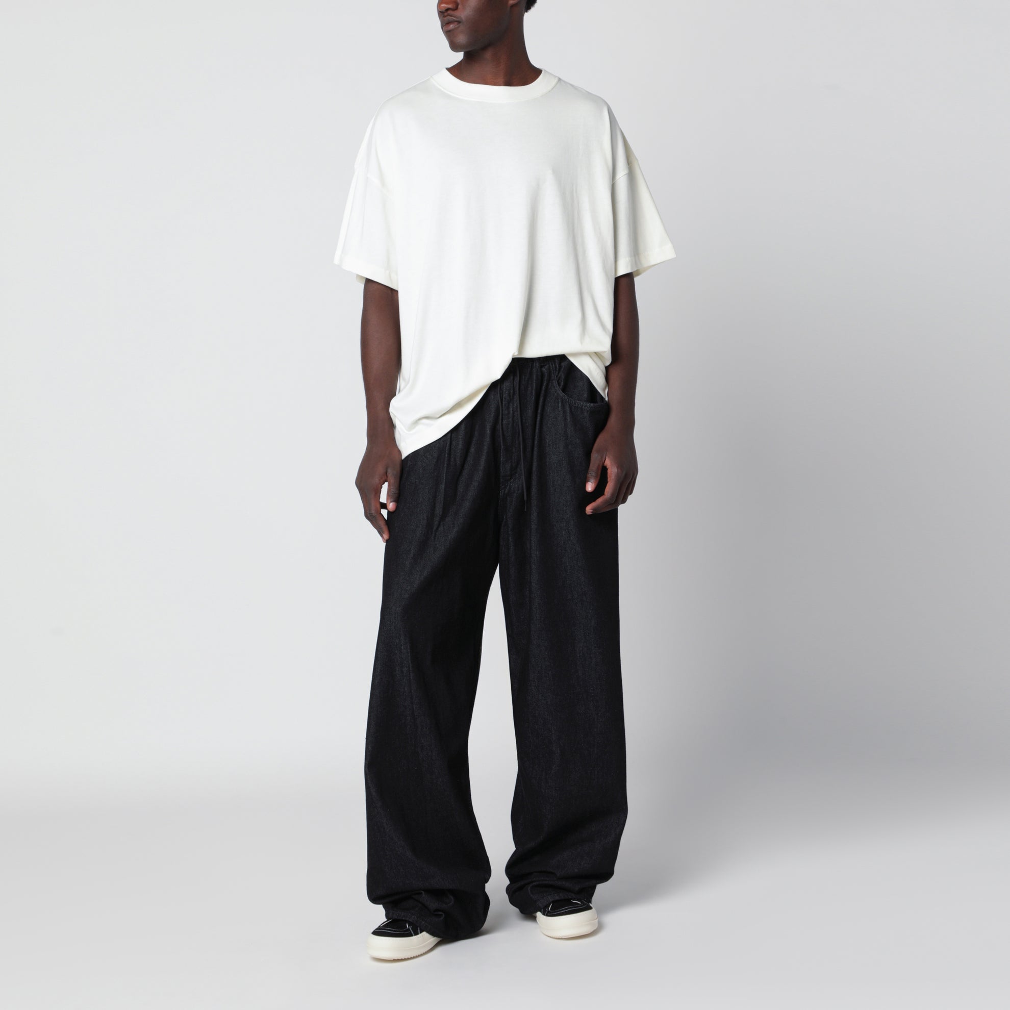 Schwarze Wide-Leg-Hose aus Denim