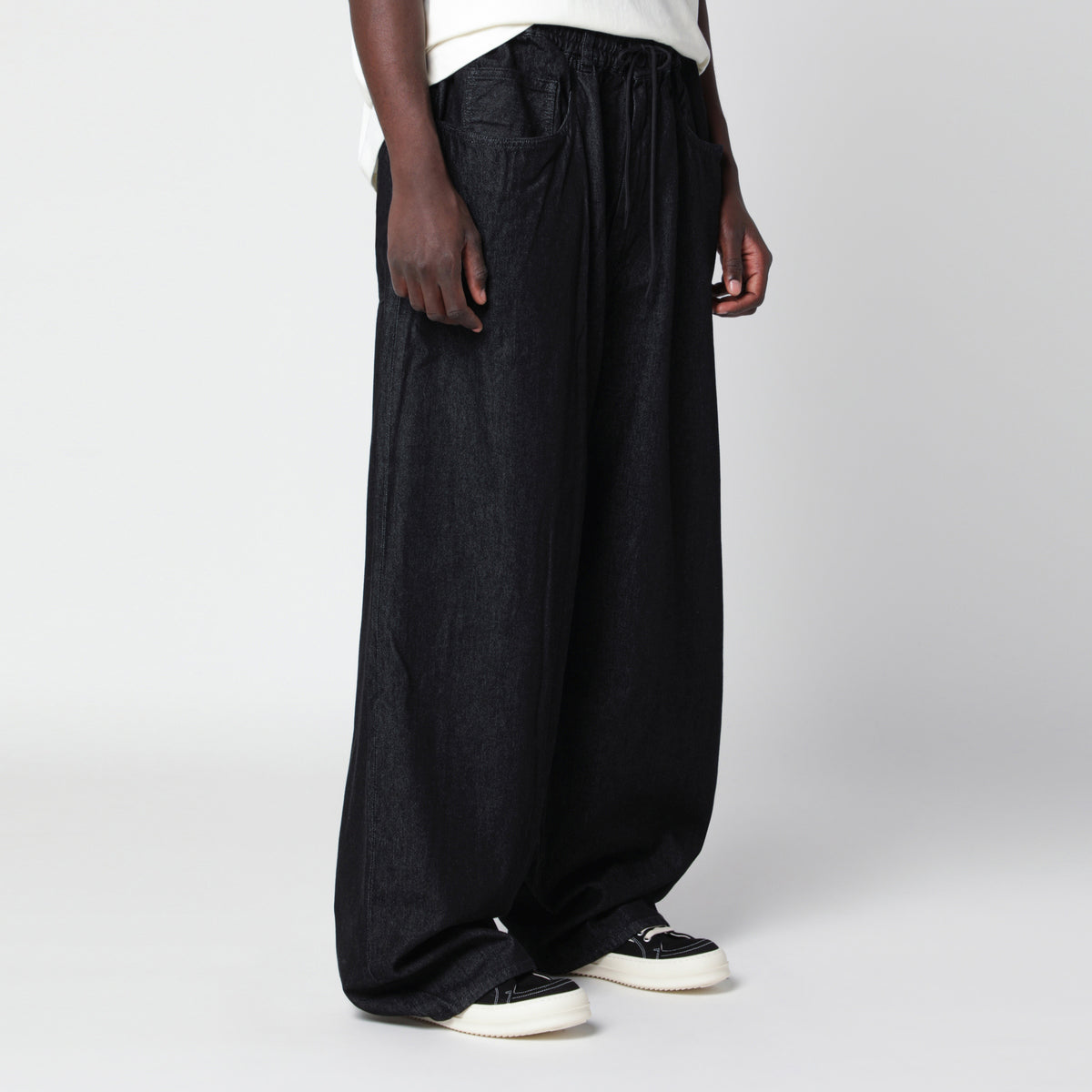 Schwarze Wide-Leg-Hose aus Denim