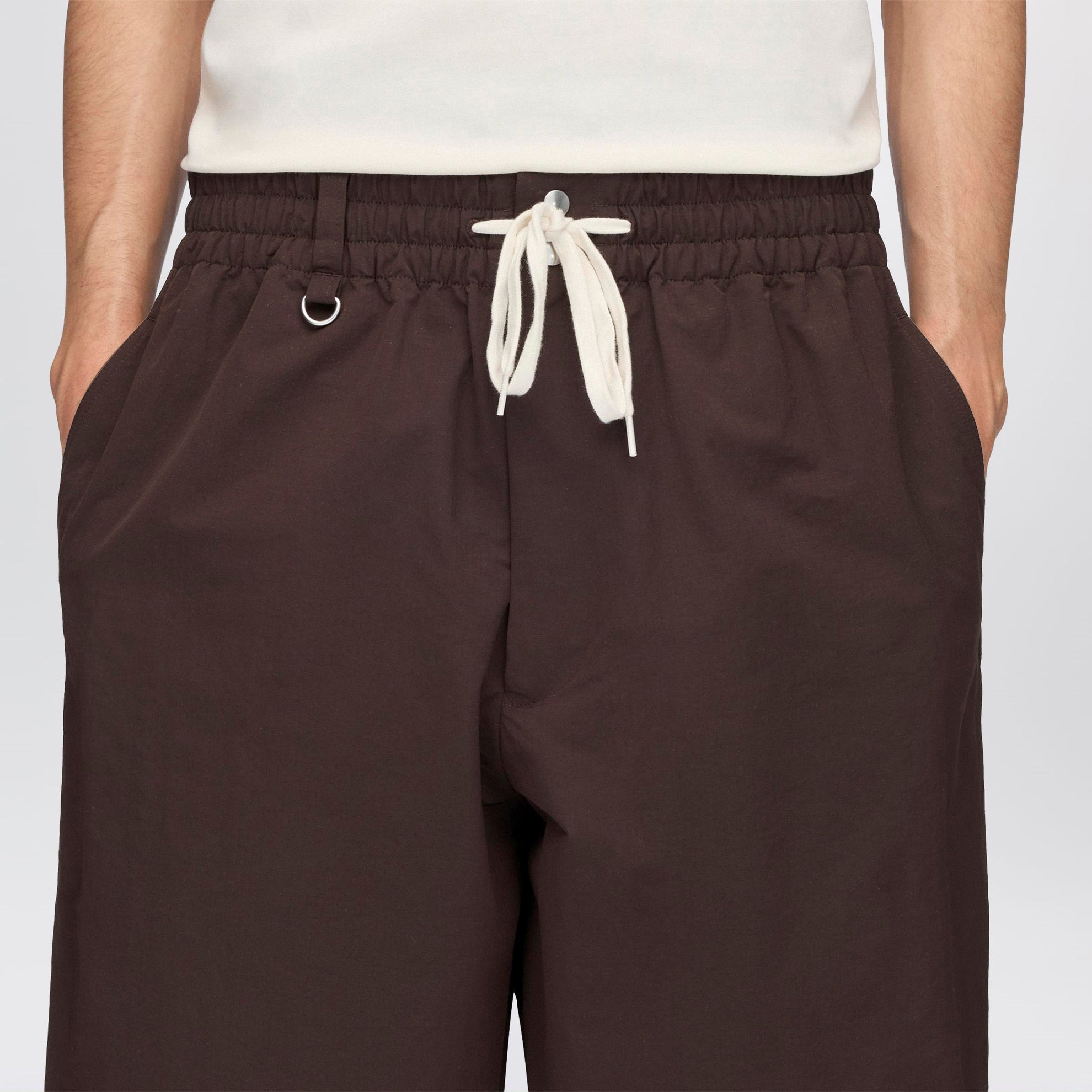 Nylon-Bermudashorts in Kaffeefarbe
