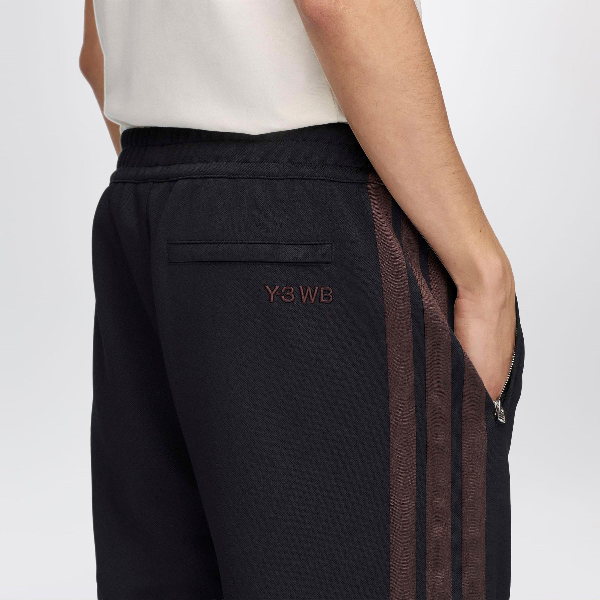 Black jogging pants