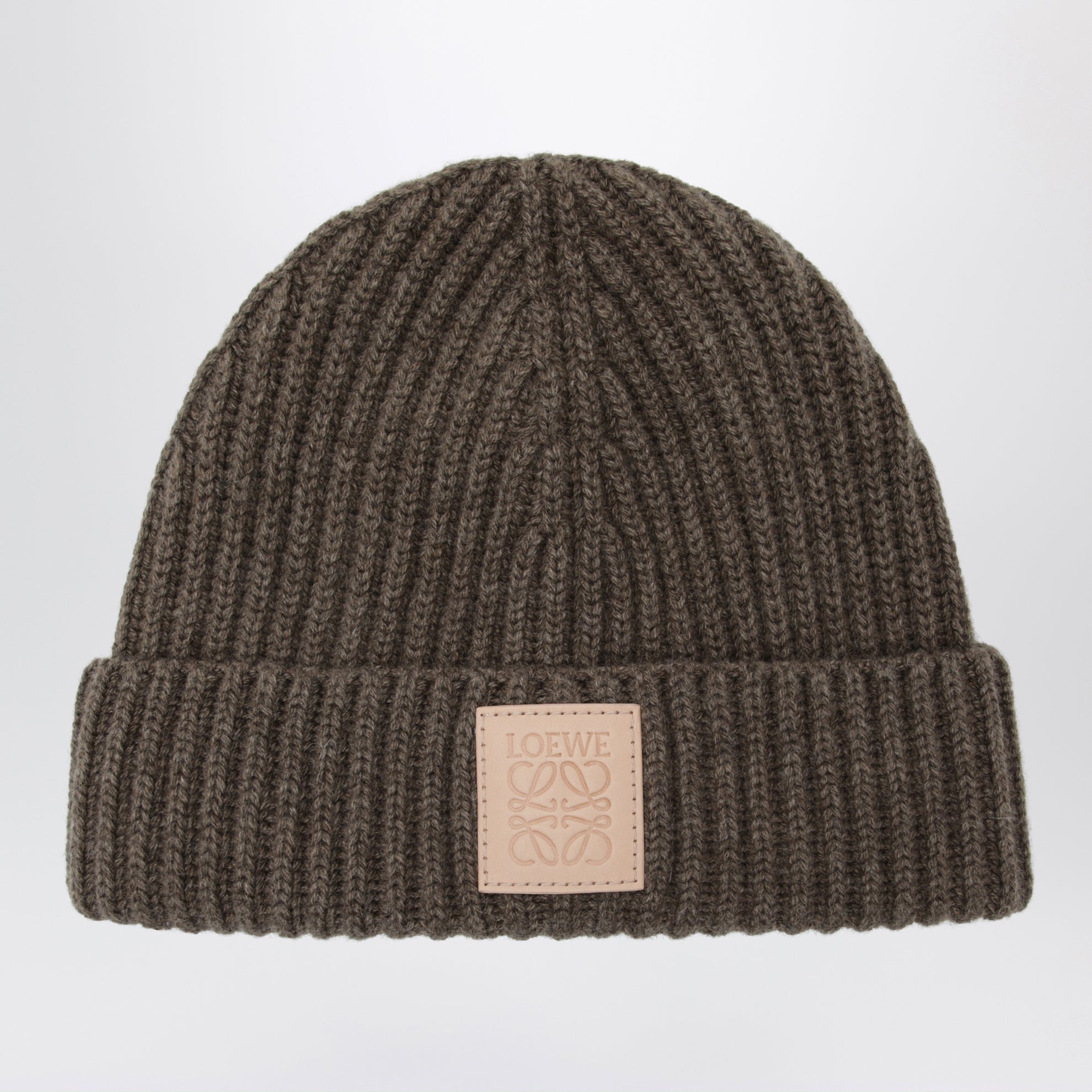 Dark beige ribbed cashmere beanie