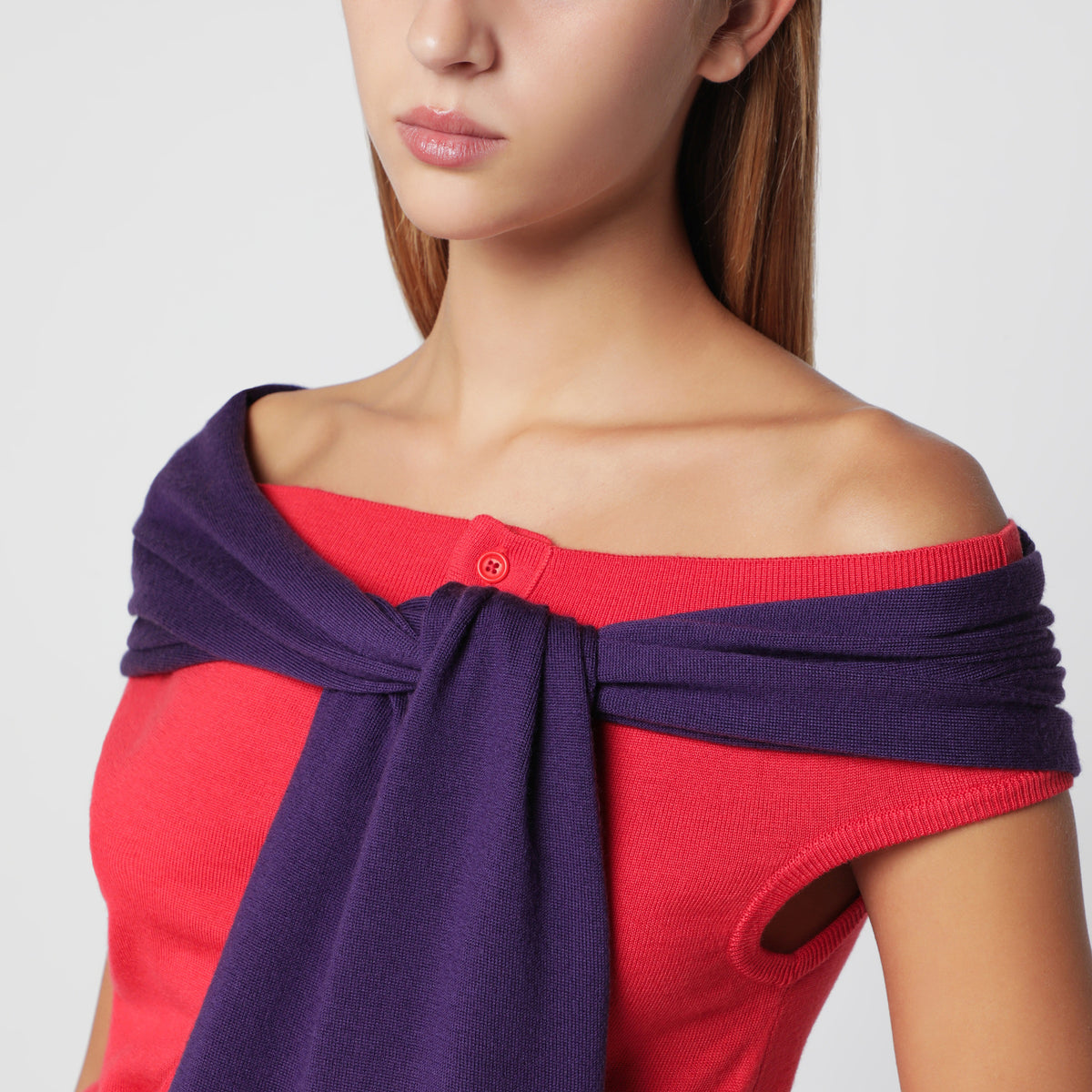 Red off-the-shoulder tank top in merino wool