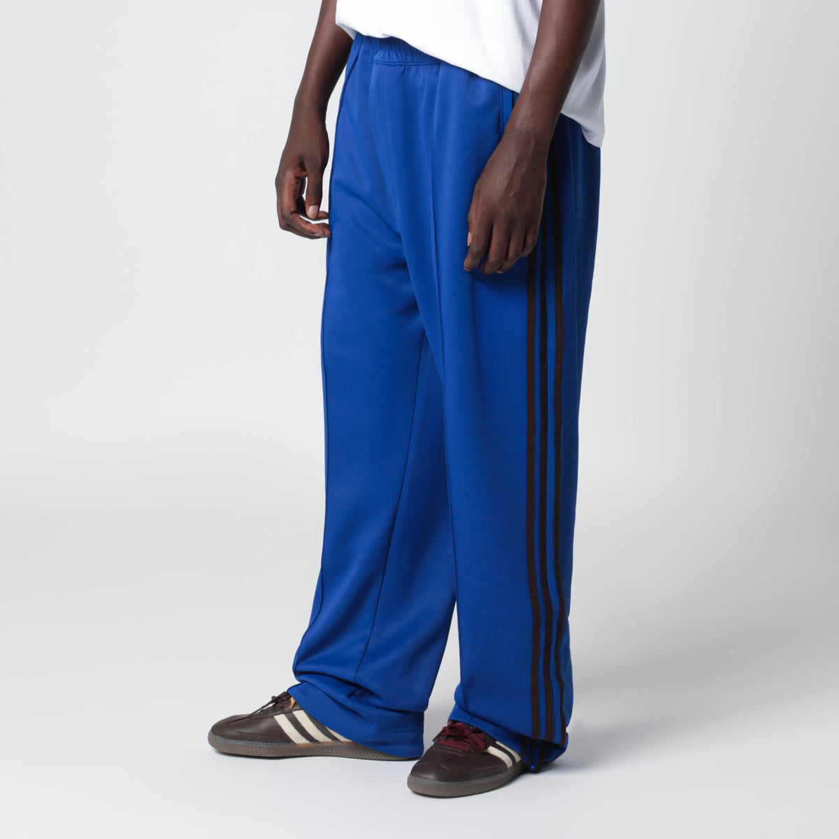 Königsblaue Jogginghose