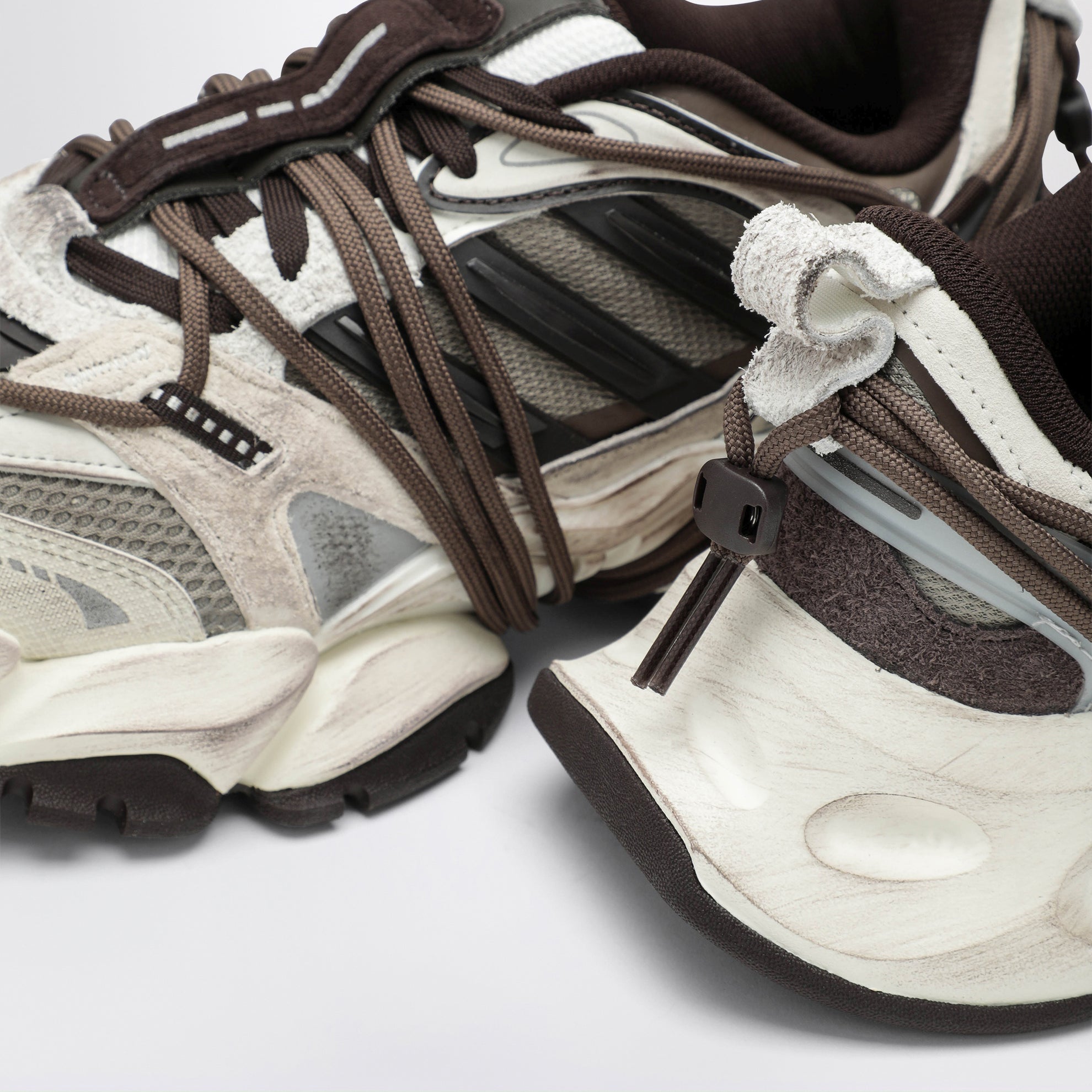 Sneakers XLG Runner Deluxe 2.0  Off White/Aurora Coffee/Trace Grey
