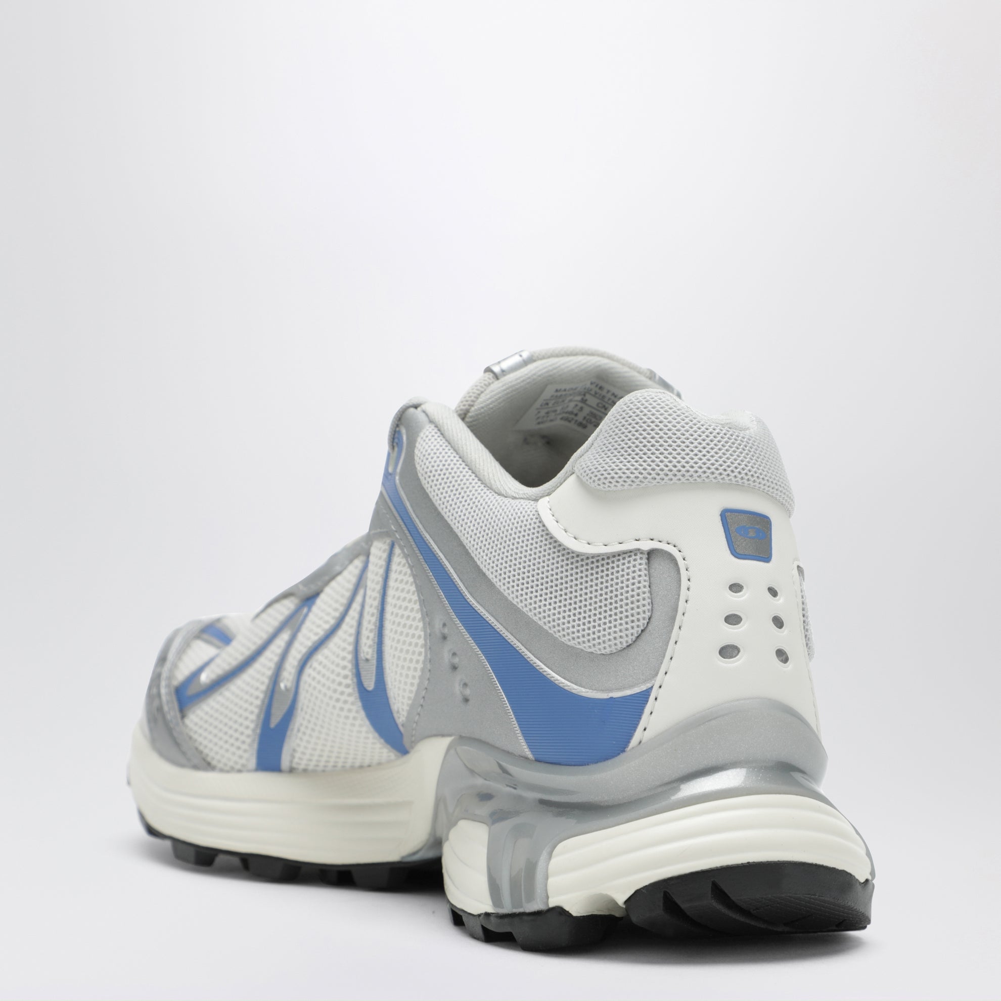 XT-Whisper Vanilla Ice/Ftw Silver sneakers