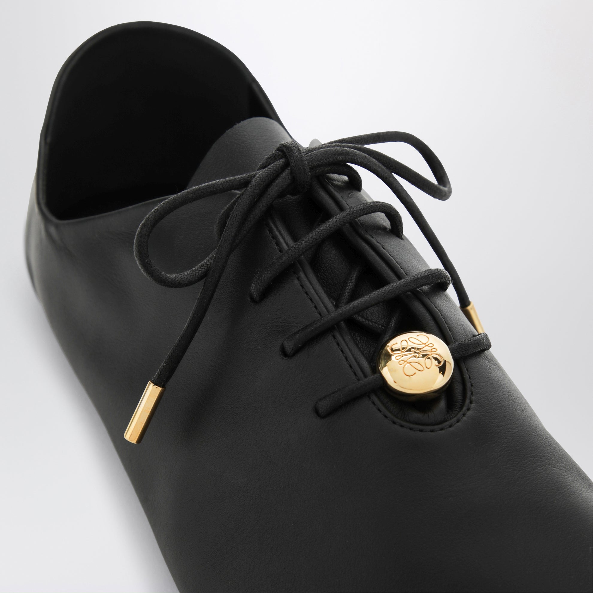 Schwarze Pebble Soft Schnürschuhe aus Kalbsnappaleder