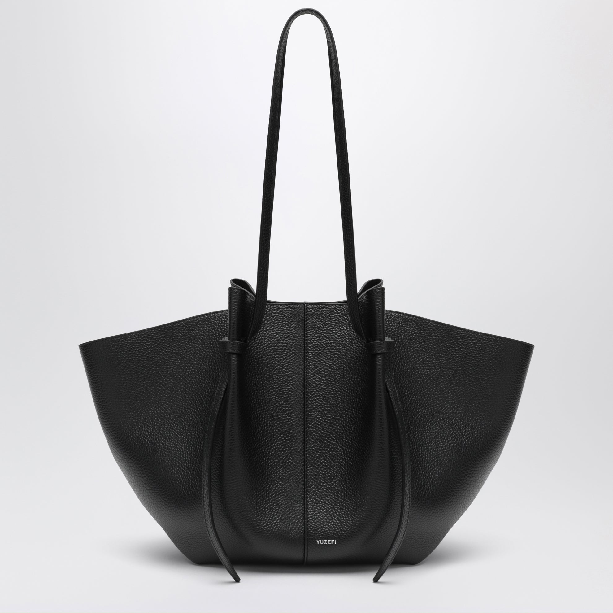 Borsa Large Mochi in pelle martellata nera