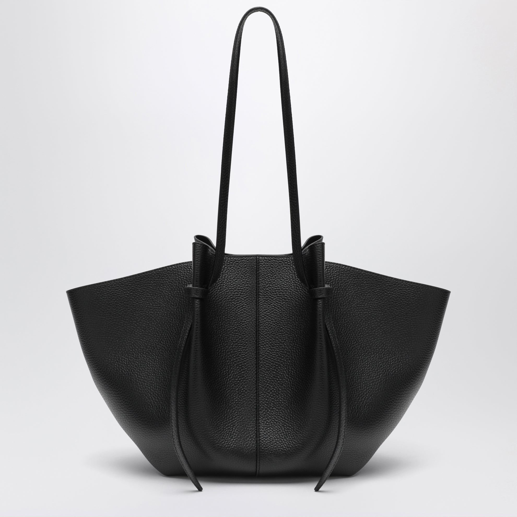 Borsa Large Mochi in pelle martellata nera