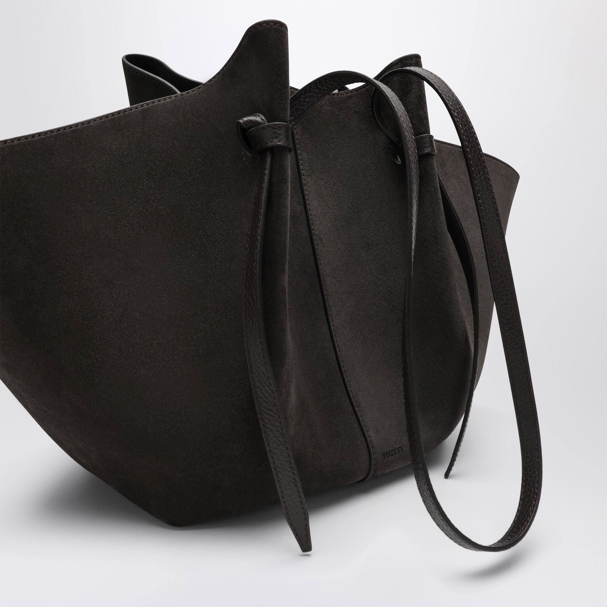 Sac Large Mochi en cuir suédé Ganache