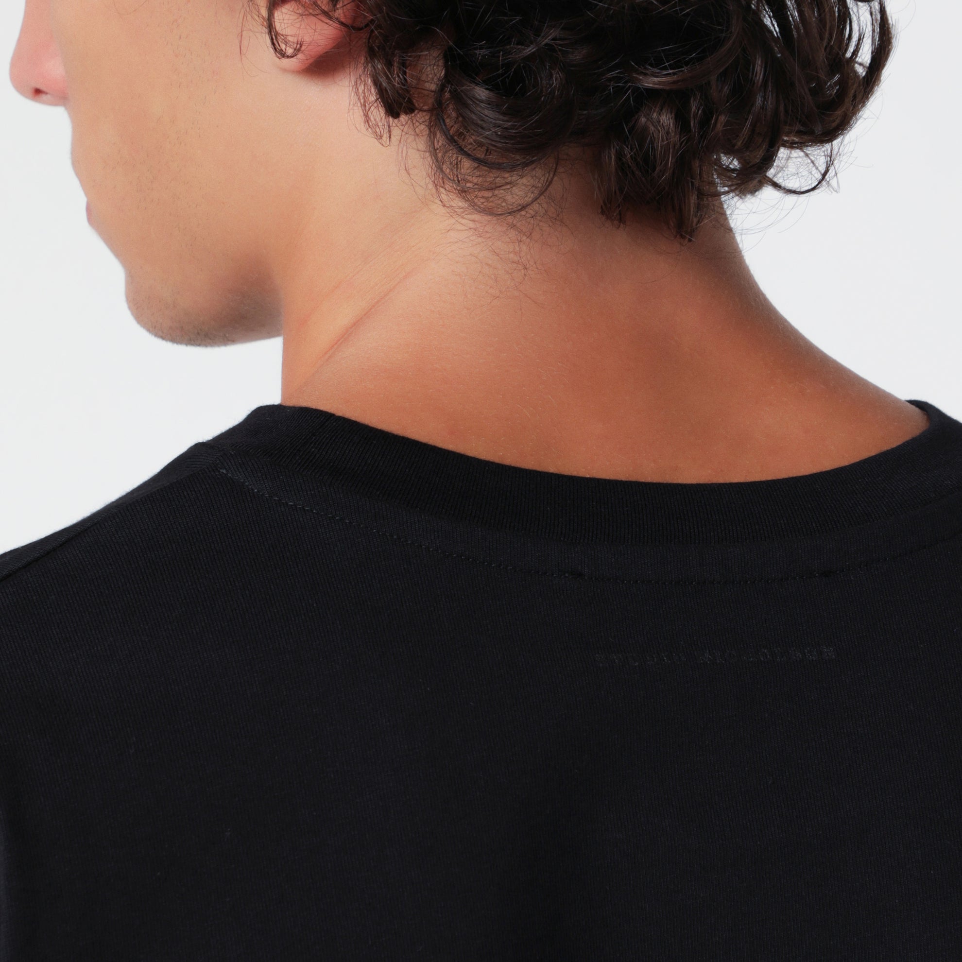 T-shirt Lay nera vestibilità boxy